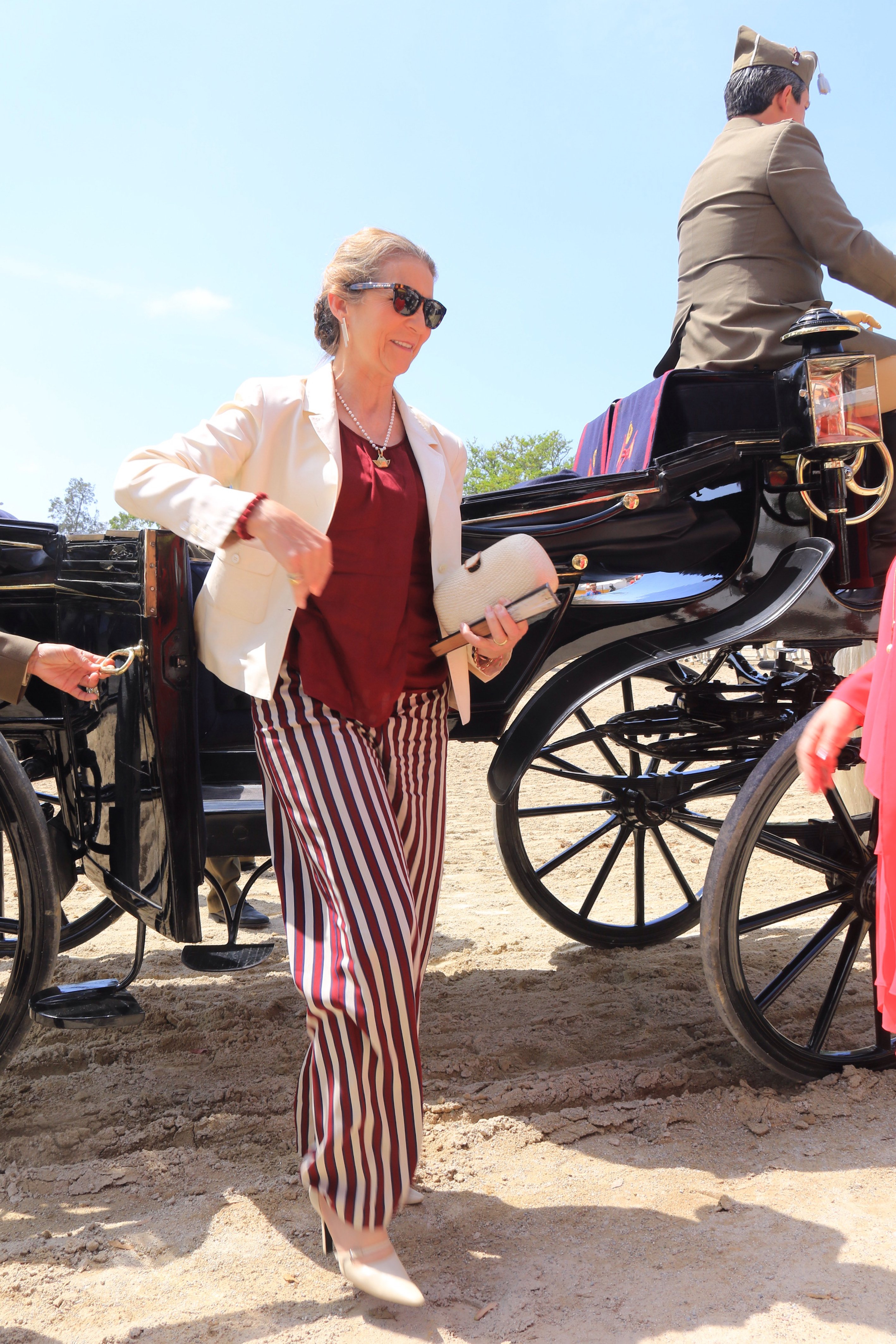 La infanta Elena celebra la derrota de Urdangarin comiendo bogavante