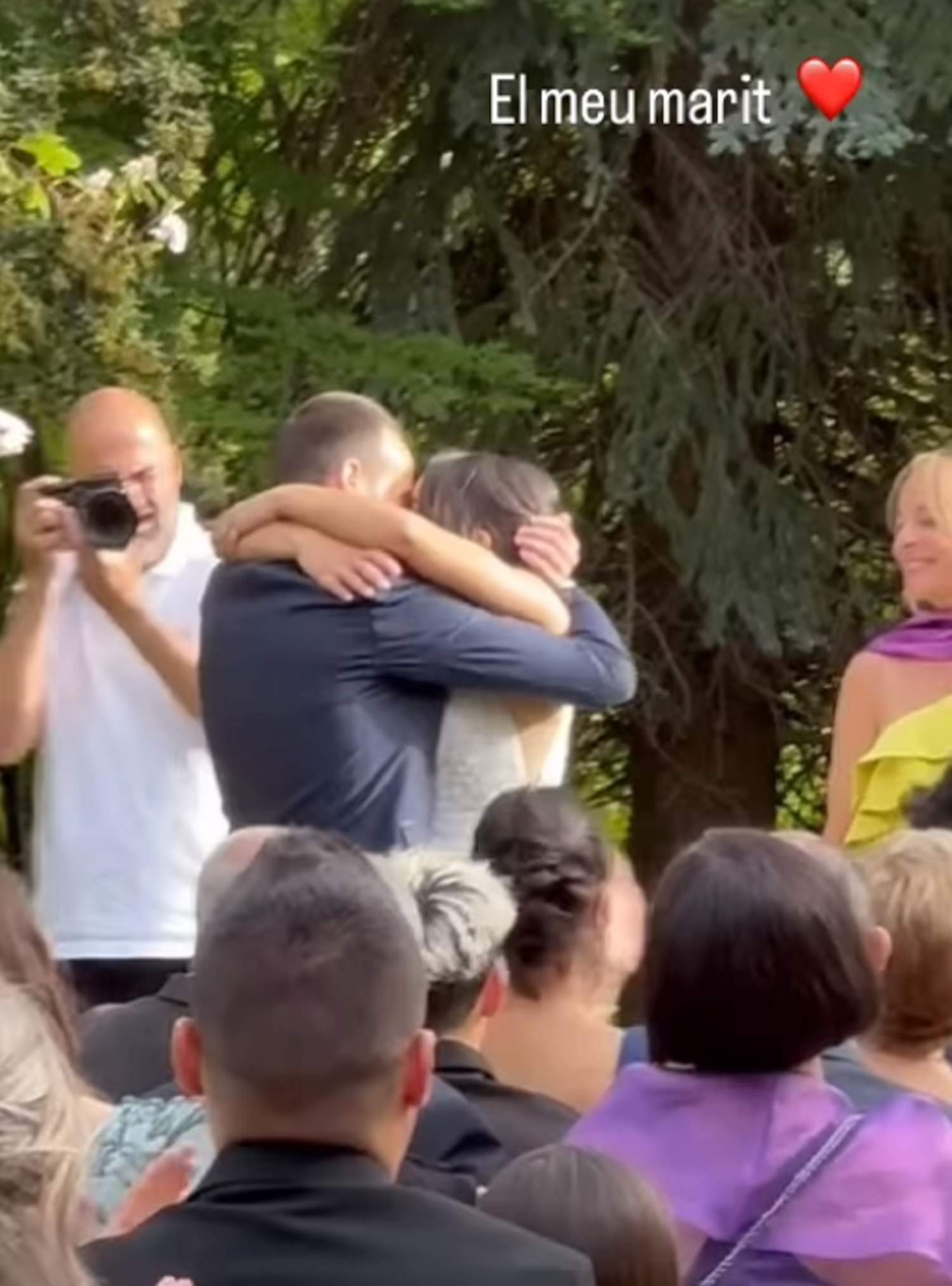 Boda en RAC1: pareja que enamora, lágrimas, las imágenes más emotivas... y alocadas
