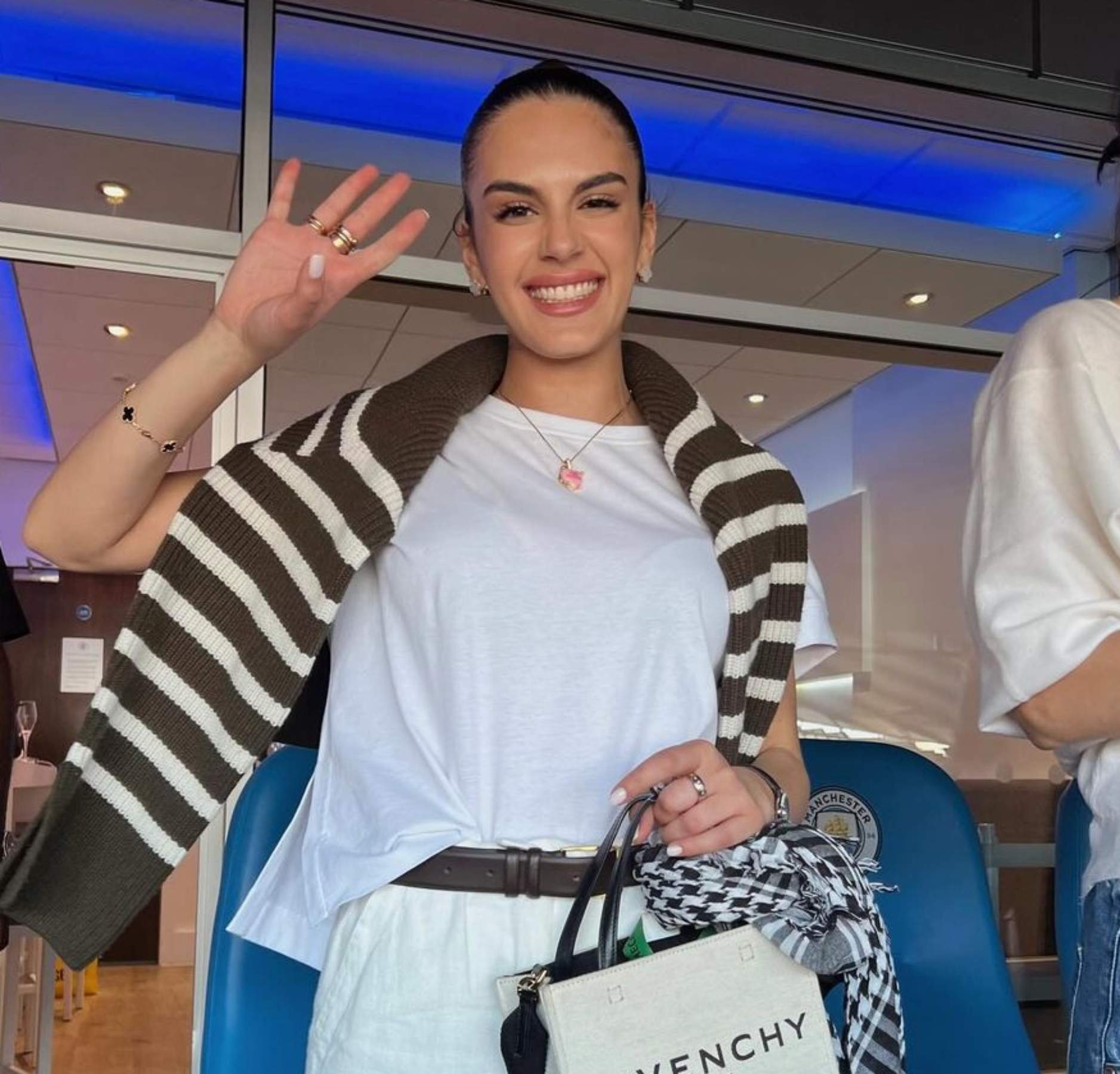 Maria Guardiola i el seu germà Màrius enamoren a la xarxa: selfie de germans a Barcelona