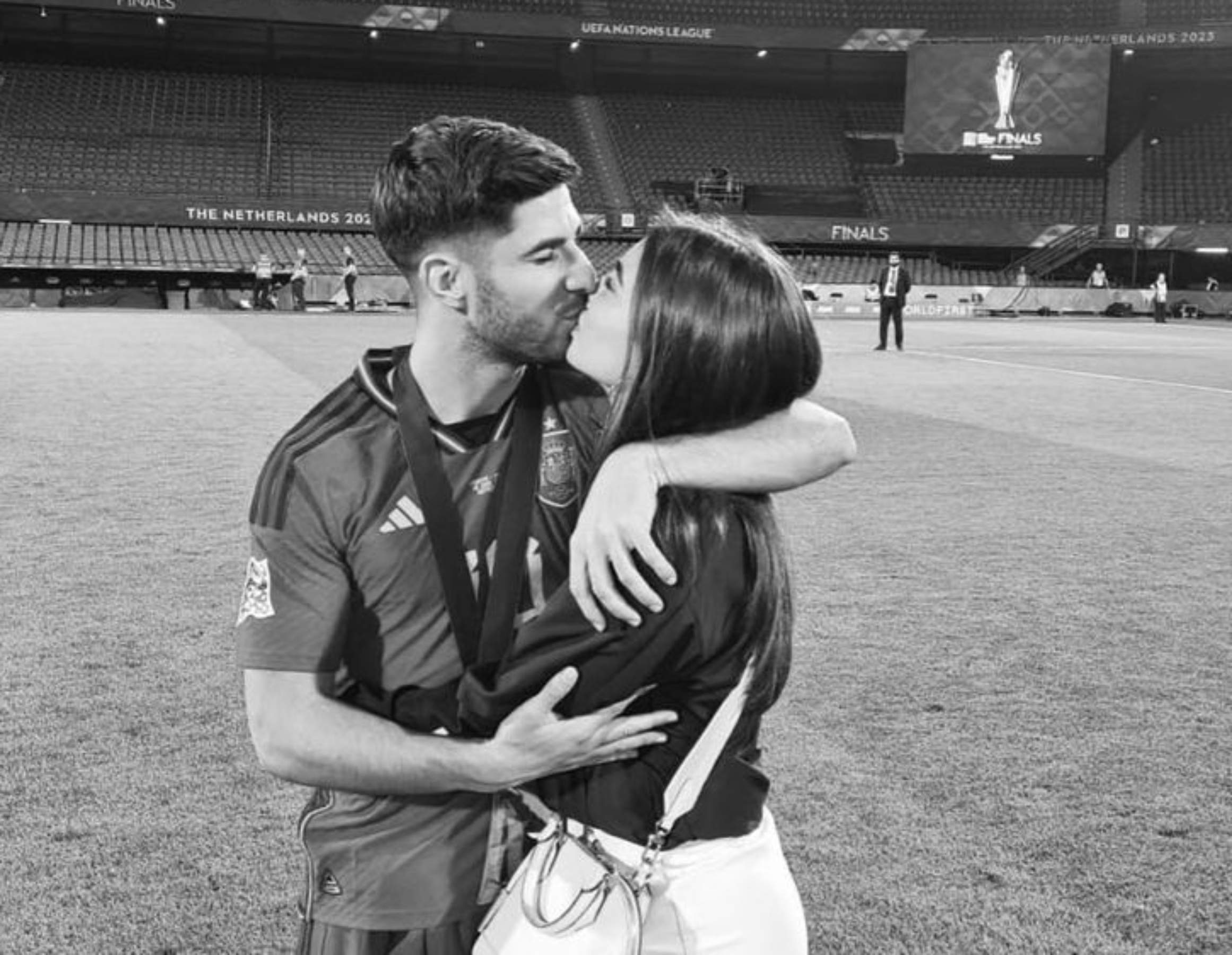 Ex WAG de un famoso futbolista, revela la verdad de su ruptura: mensaje fulminante por la red