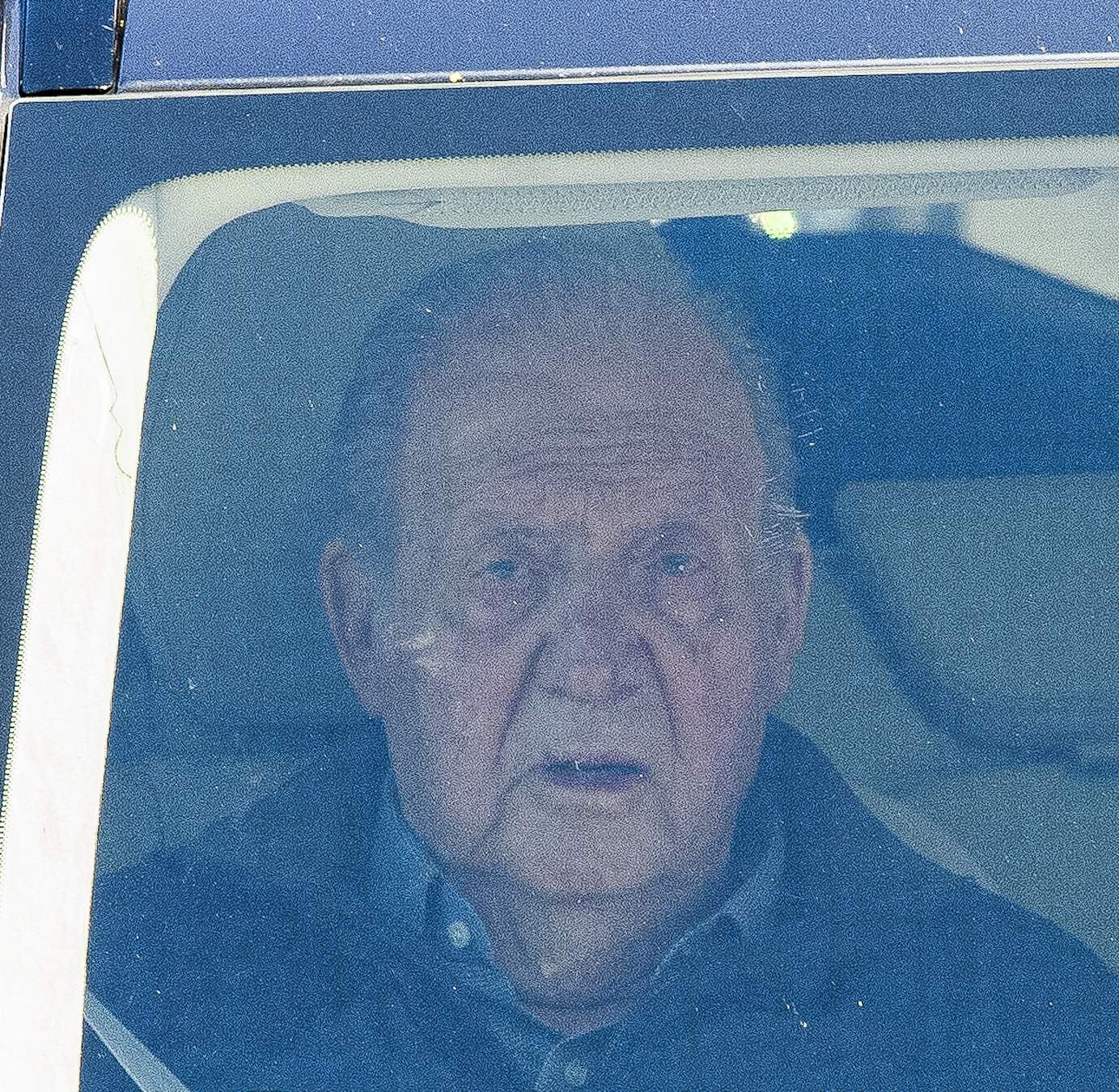 Juan Carlos recibe su último retrato en vida, estampa oscura, "ha captado su alma"