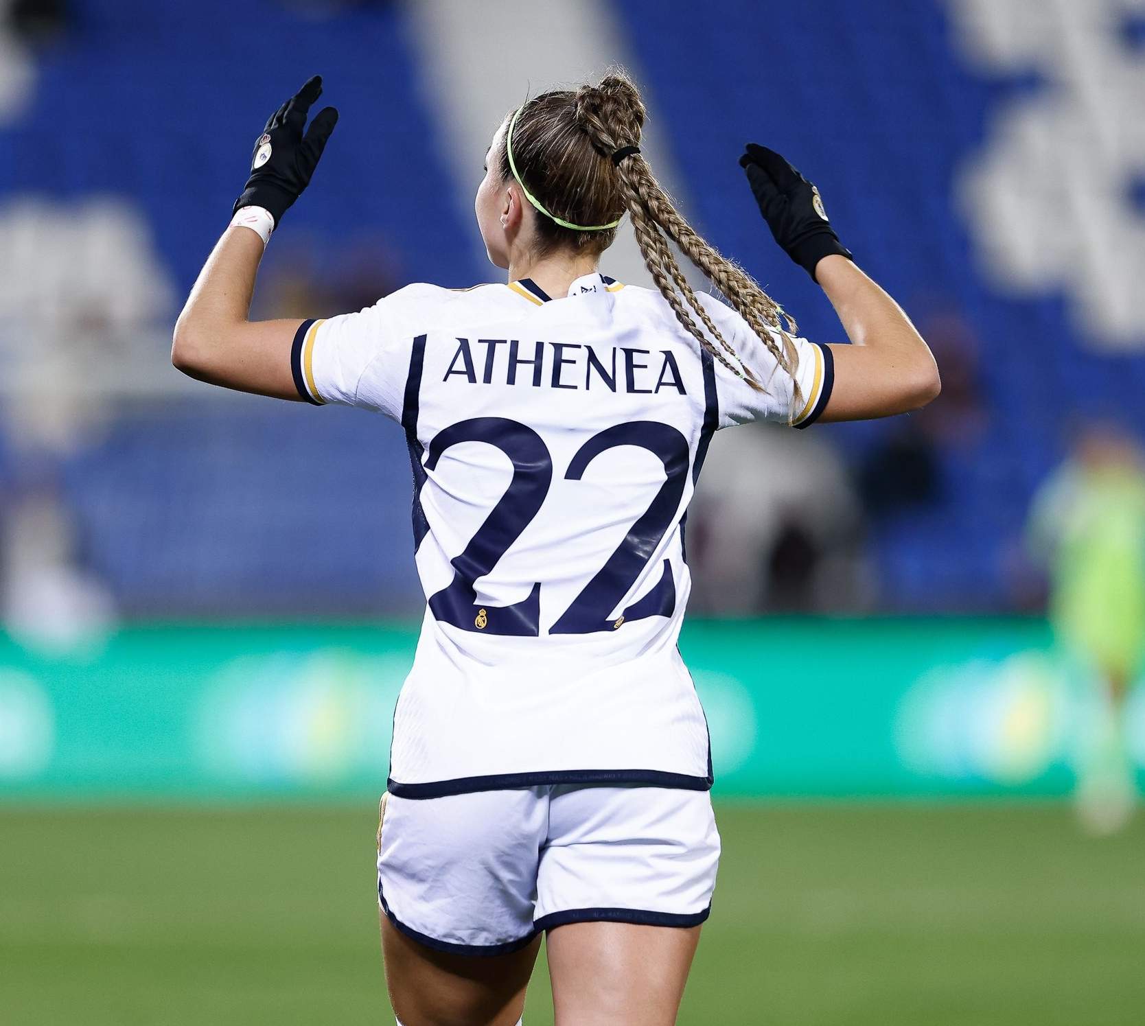 La afición del Real Madrid humilla una estrella de su equipo femenino, asco