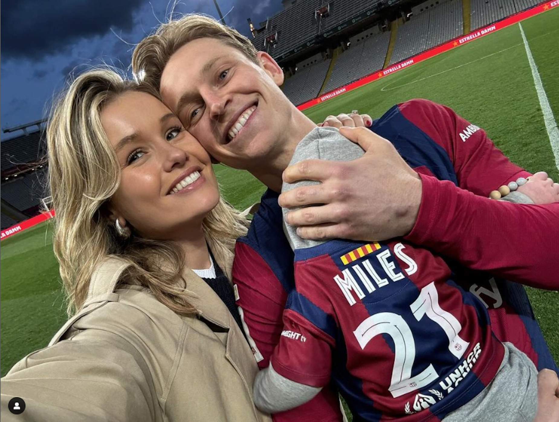 Frenkie De Jong y Mikky Kiemeney sense roba a Eivissa, guapíssims i molt en forma