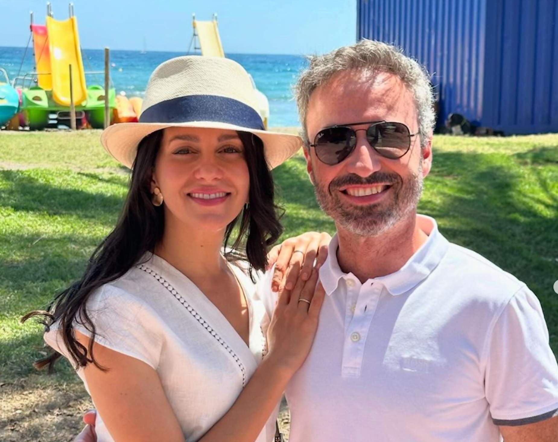 Inés Arrimadas con sus hijos Álex y Marc y el nuevo novio: foto por sus 43 años
