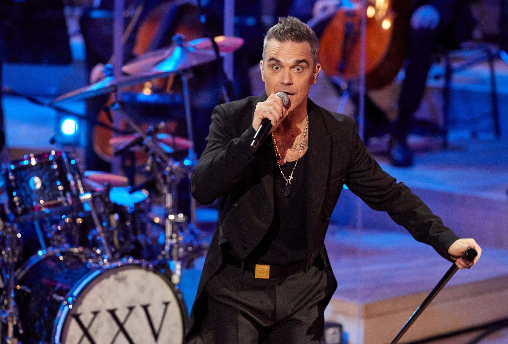 Robbie Williams se muestra como pintor en Barcelona