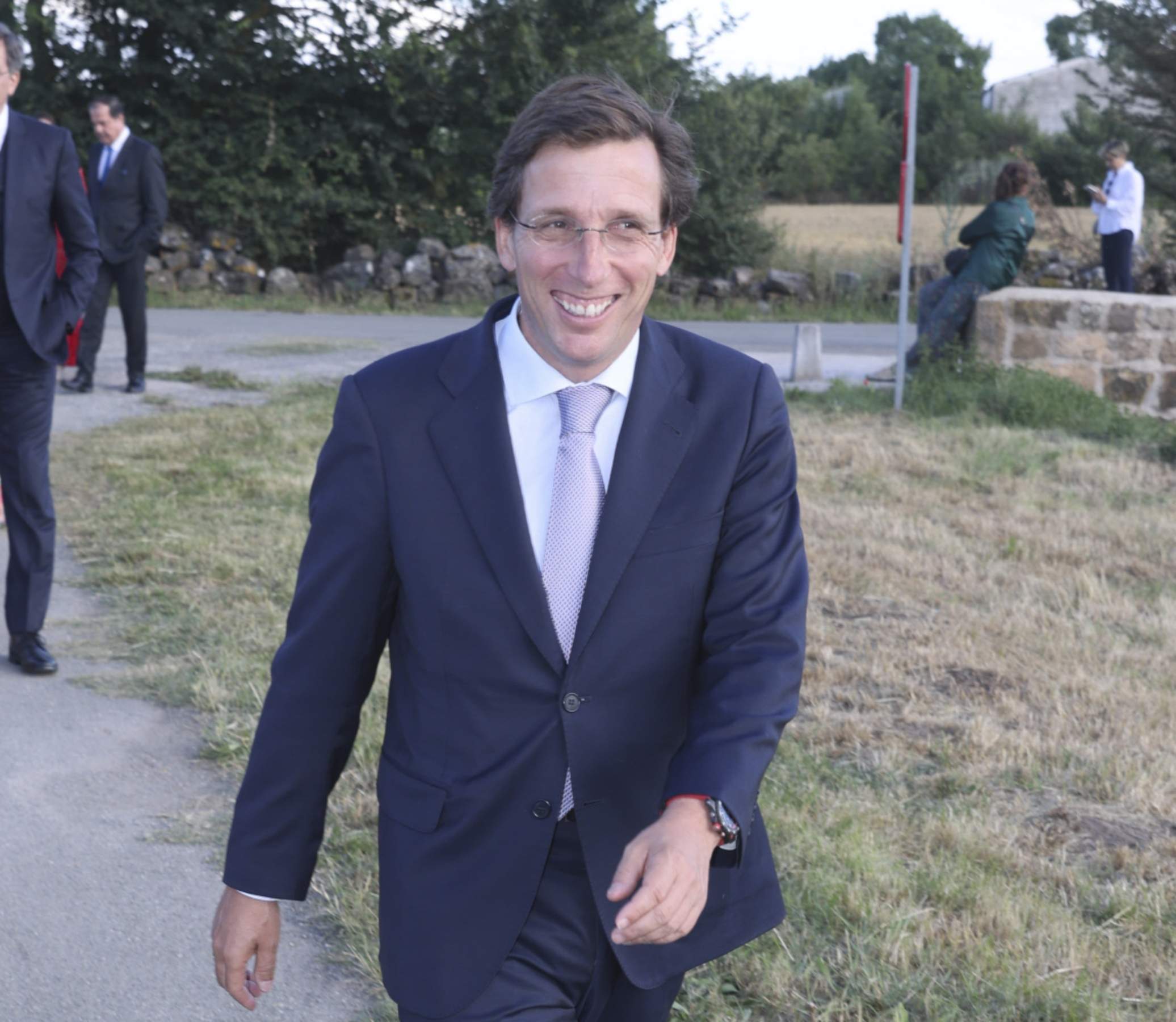 Almeida, respuesta embarazosa sobre la paternidad: la intimidad con Urquijo "Se hace lo que se puede"