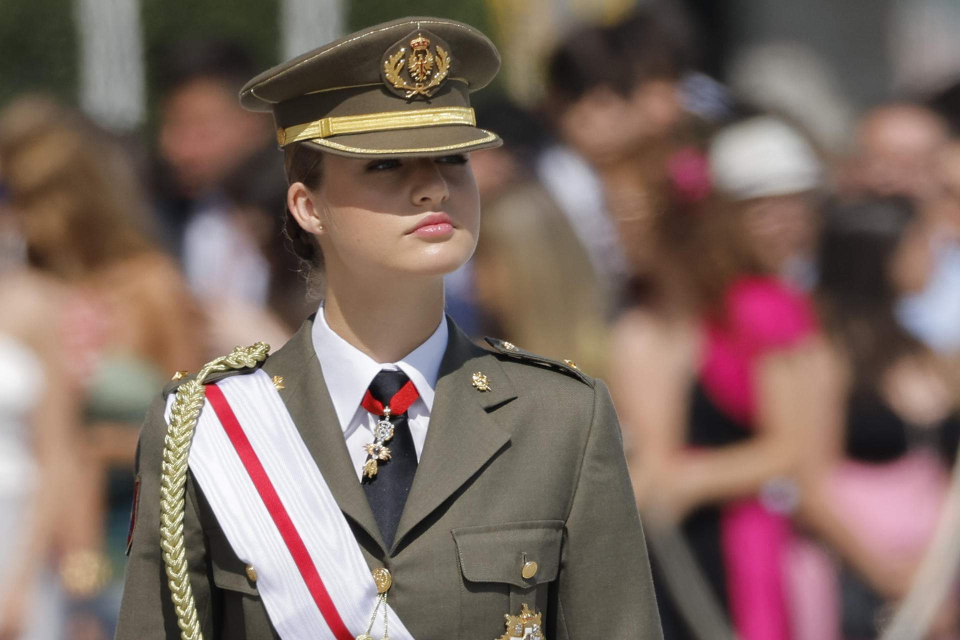 Leonor hundida por la foto del look de Elisabet de Bélgica licenciada en Oxford