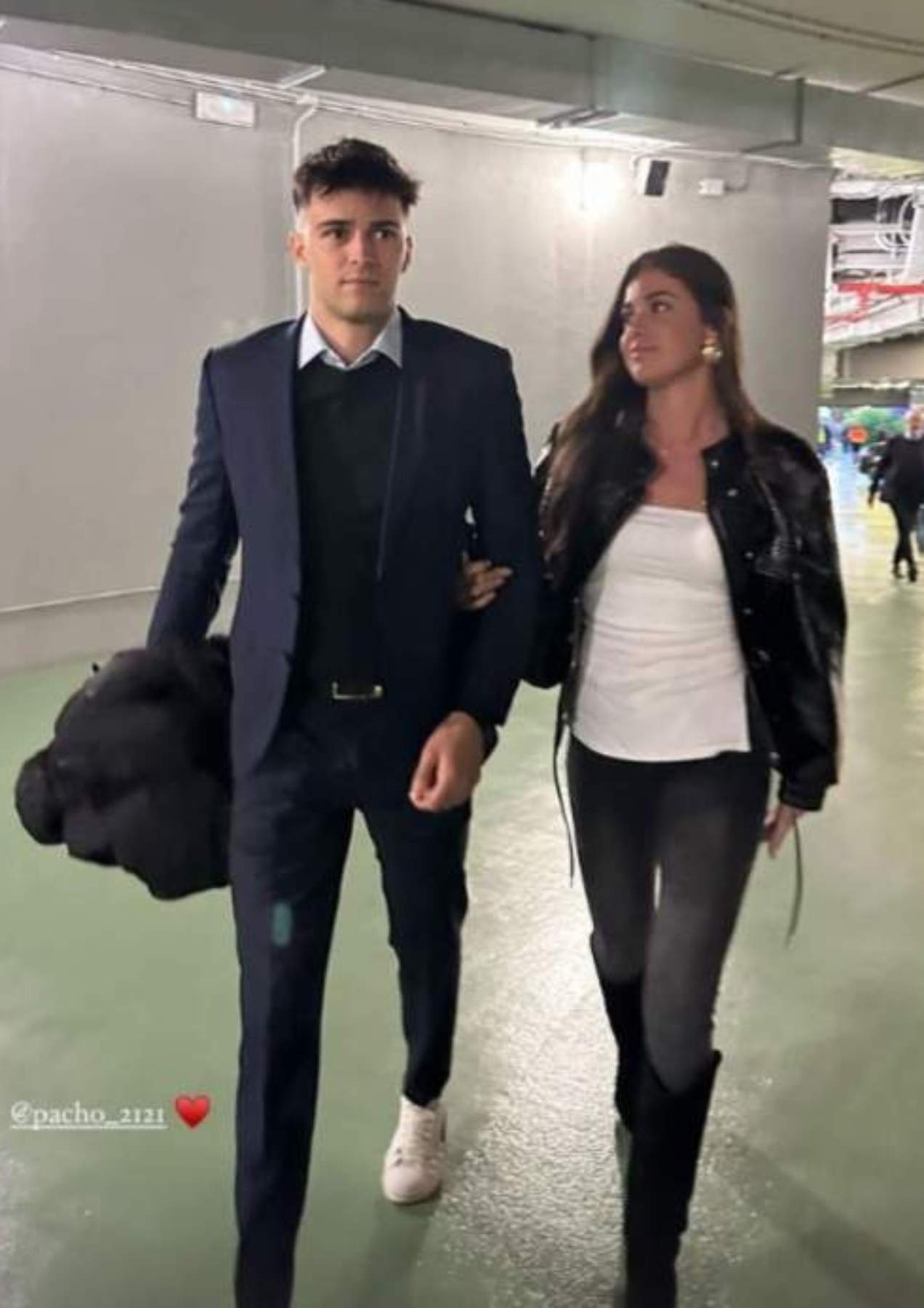 Sira Martínez y Pacho, el hermano mayor, en la grada de los Juegos Olímpicos: foto inédita de hermanos