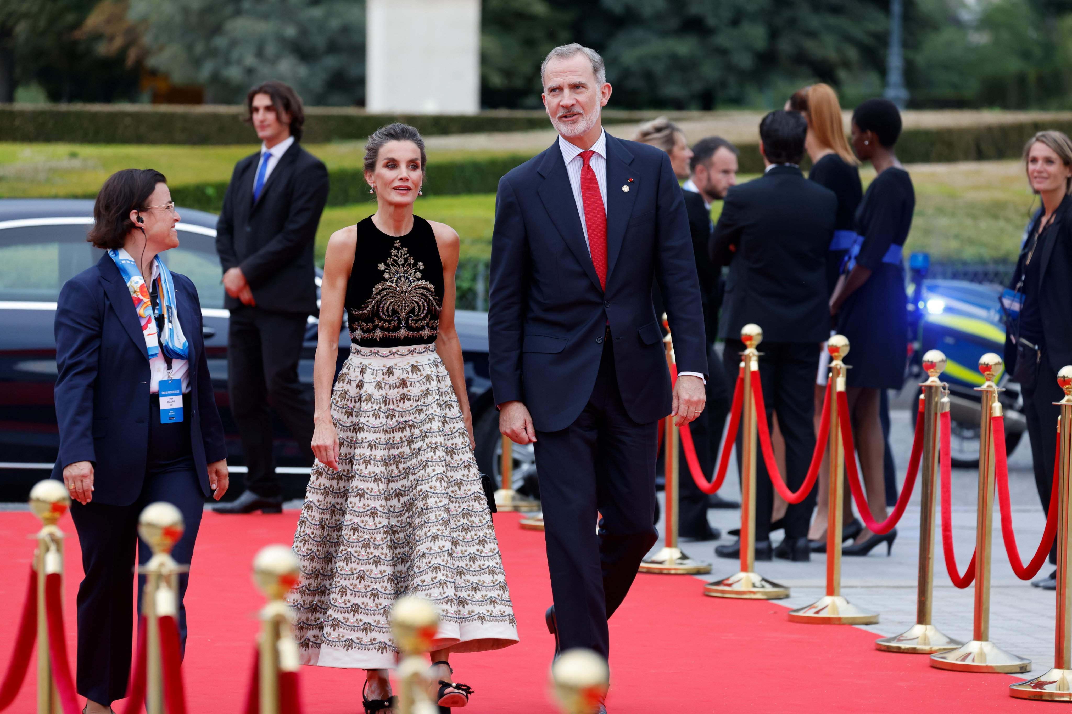 La foto de Letizia en París con todos los compañeros periodistas excepto la de TV3