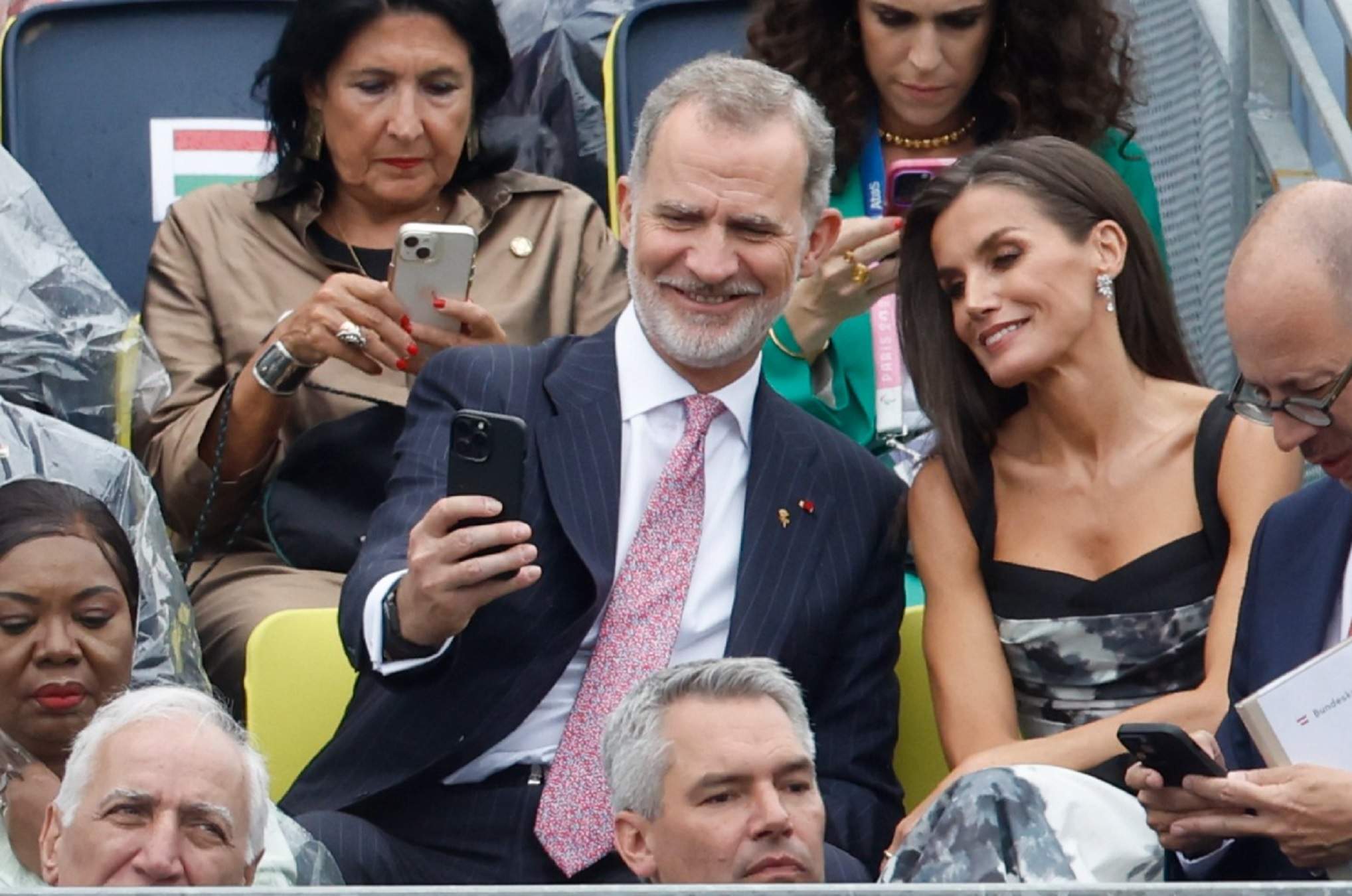 El gesto de Letizia, en los morros de Felipe, que TVE no muestra y que alborota la inauguración de los JJOO