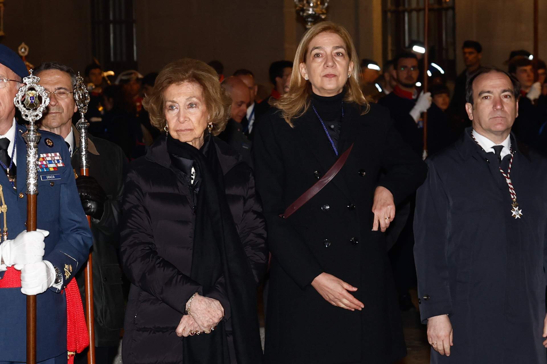 Cristina coincide con los reyes en Marivent y Sofía vive un momento muy triste: qué ha pasado