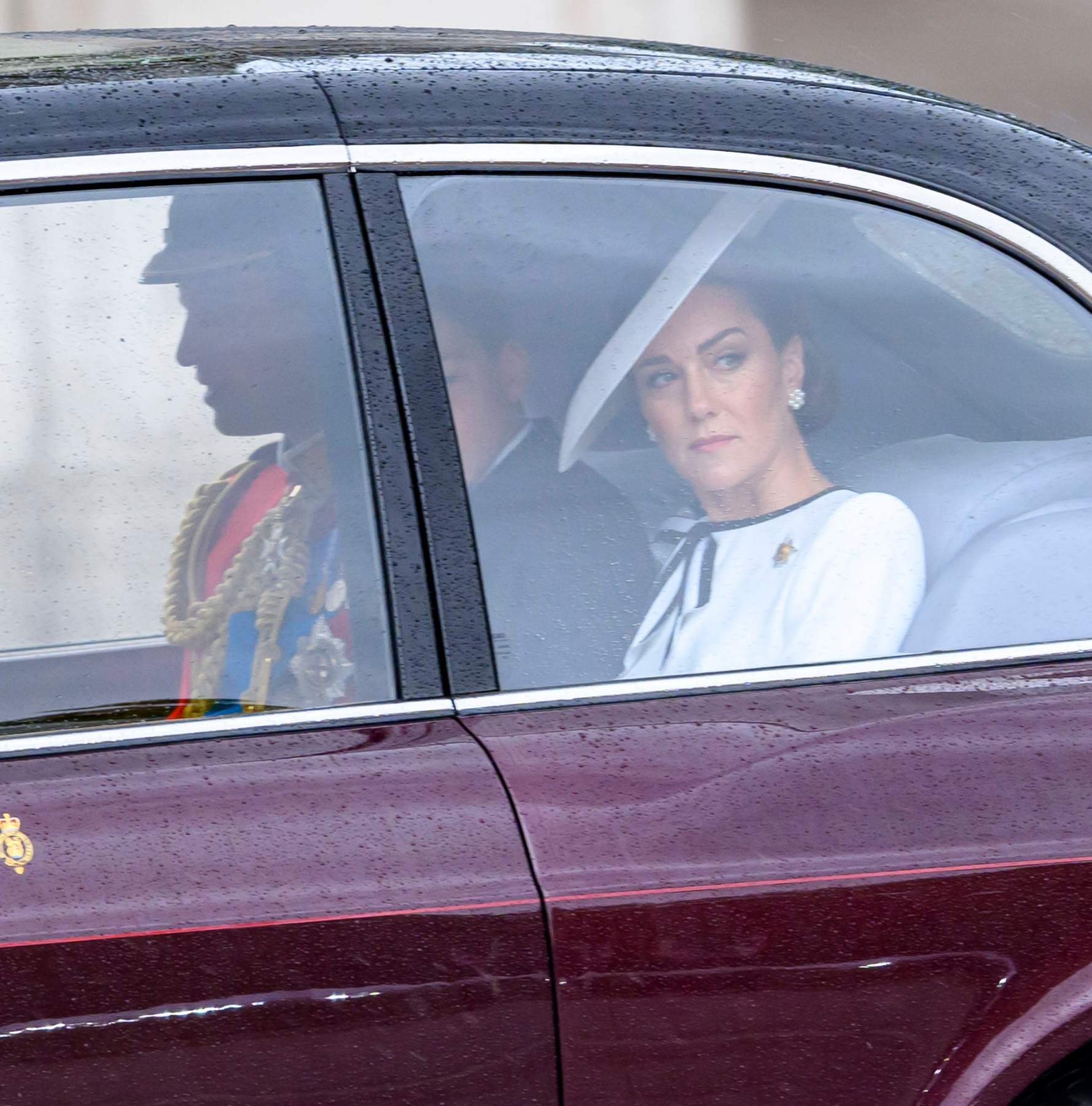 Carlos III, decisión inminente: la mudanza de Kate Middleton y Guillermo que hace temblar la corona británica
