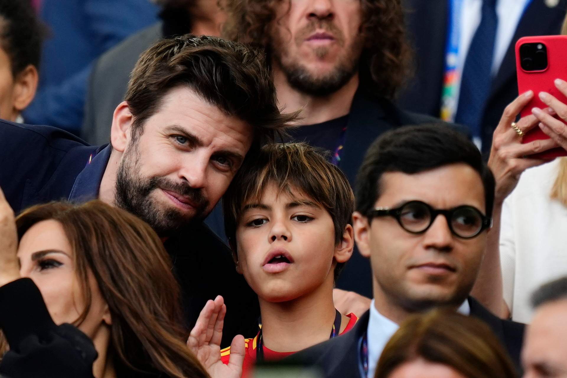 Clara Chía hace la mejor foto de Gerard Piqué en años: guapo, relajado y feliz en el mar