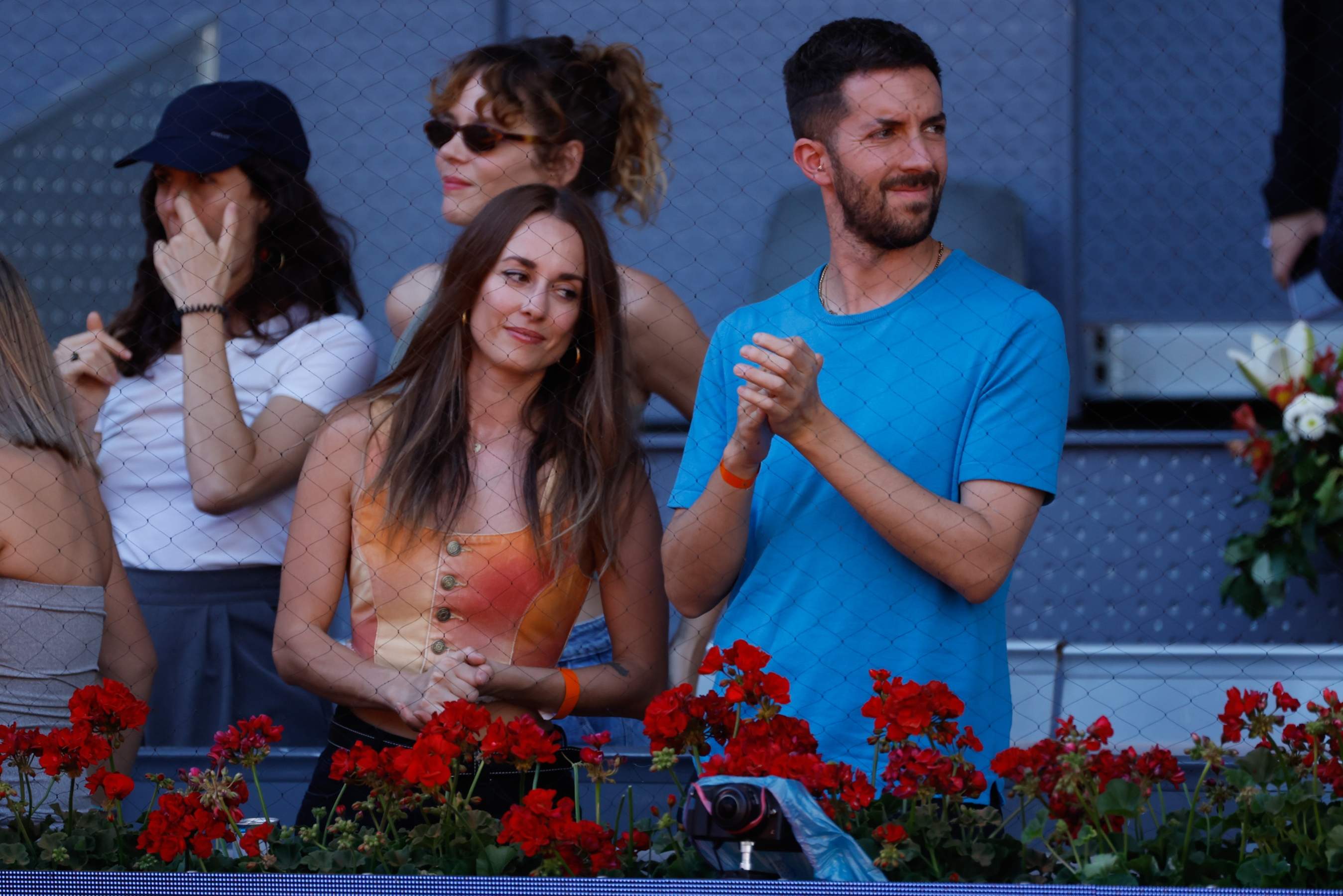 David Broncano, como no la habías visto nunca, pillado por Madrid con su novia, la actriz Silvia Alonso