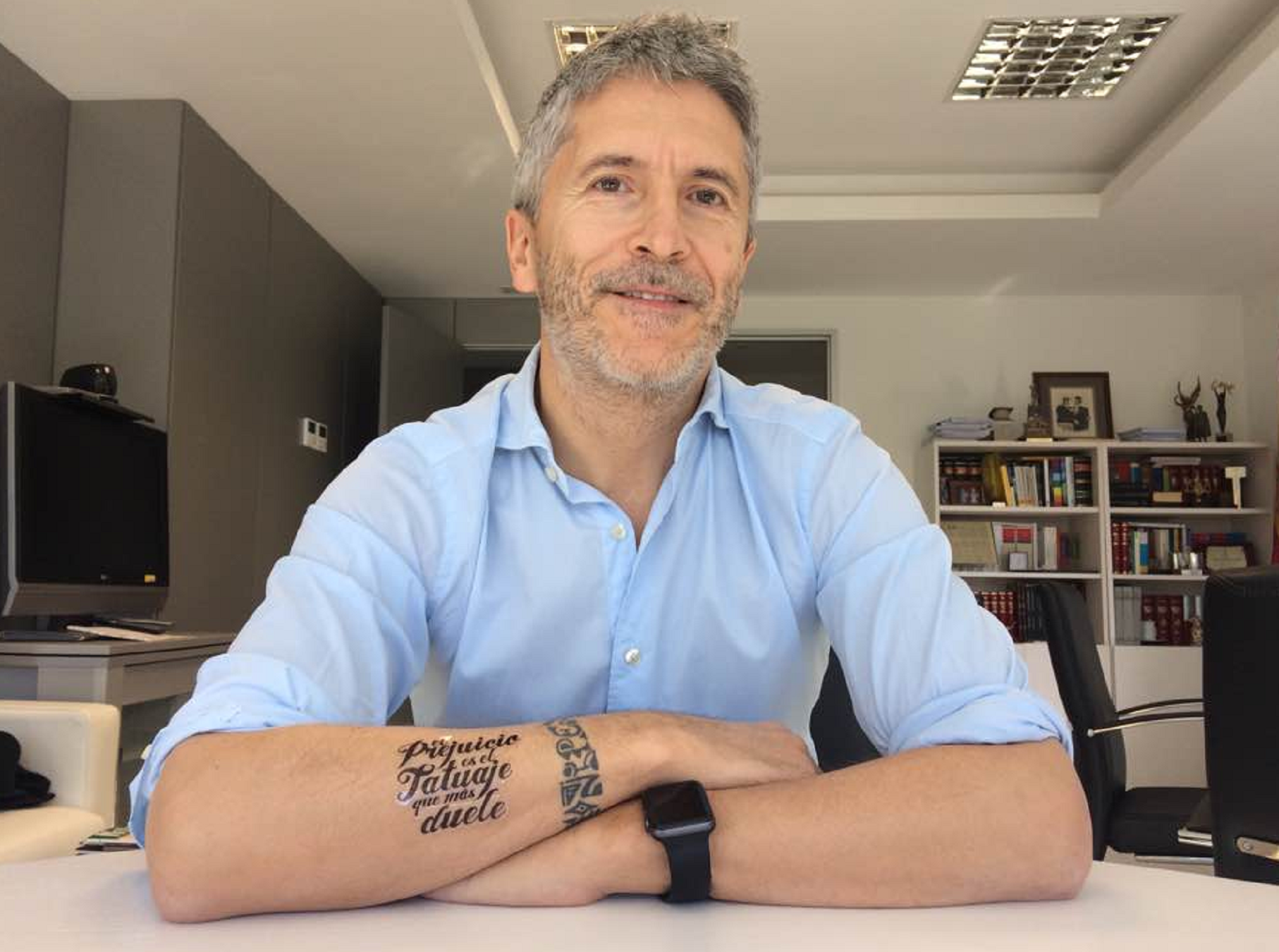 Irritació a la policia: volen poder tatuar-se com el ministre de l'Interior