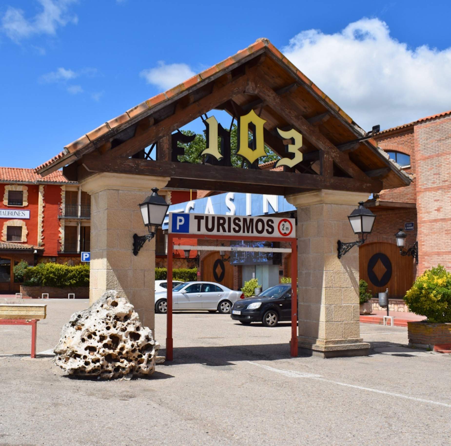 Felip VI dinant a una Àrea de Servei de camioners: unes fotos per tapar les altres