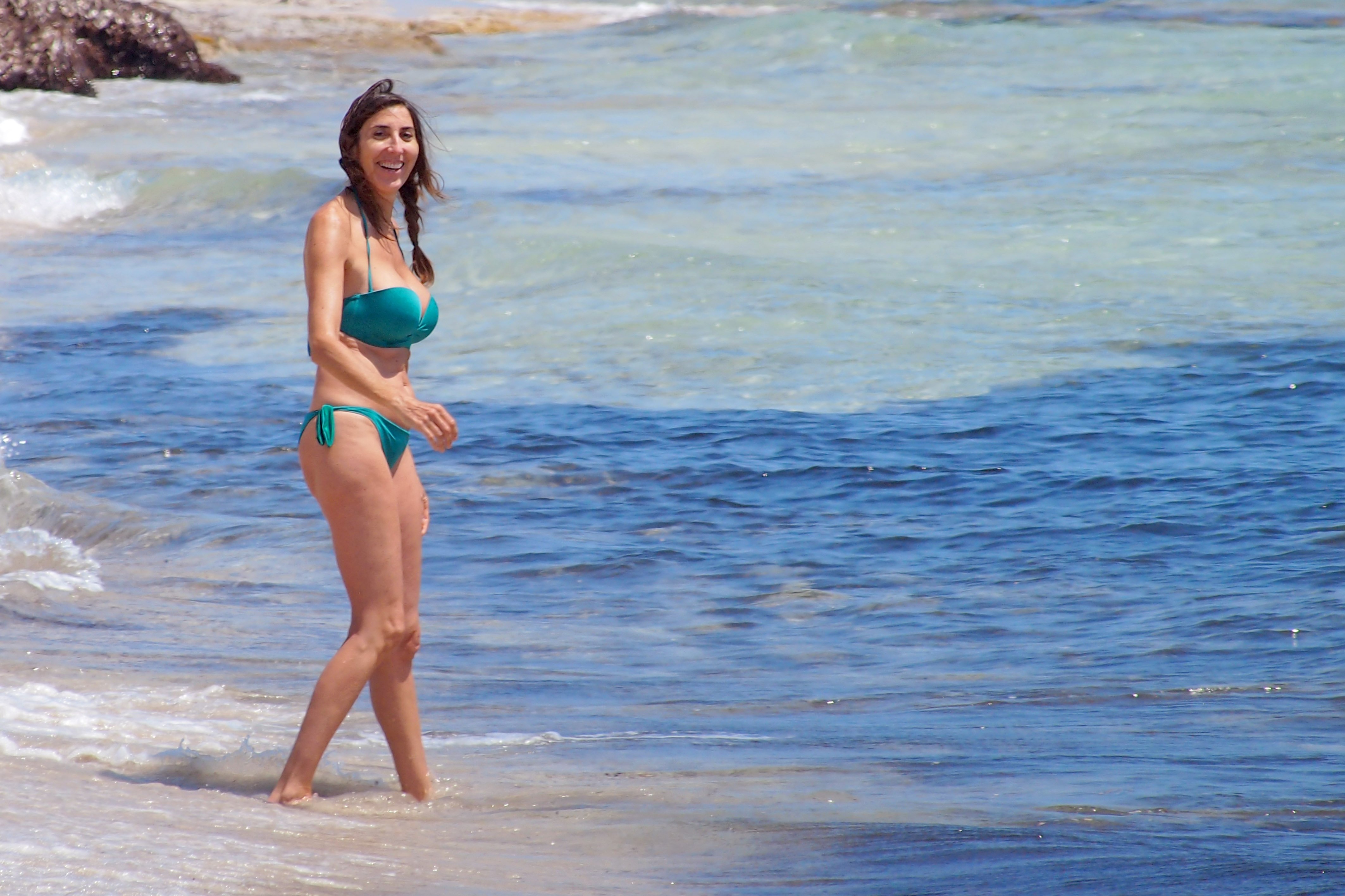 Paz Padilla salta al cuello del paparazzi que publica sus fotos en topless