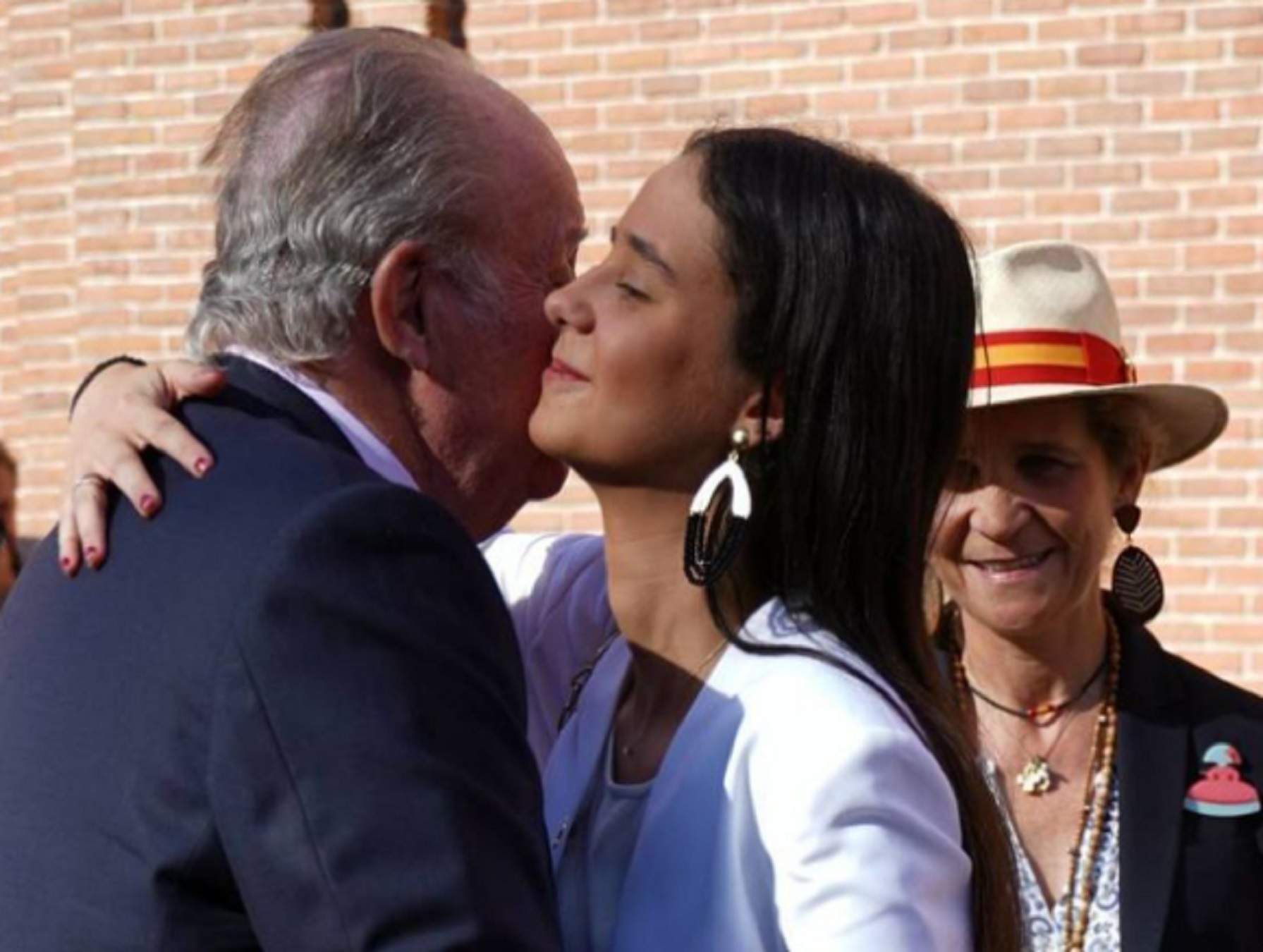 Victoria Federica, "muy nerviosa" en medio de la calle a preguntas sobre su abuelo y Bárbara Rey: qué ha dicho