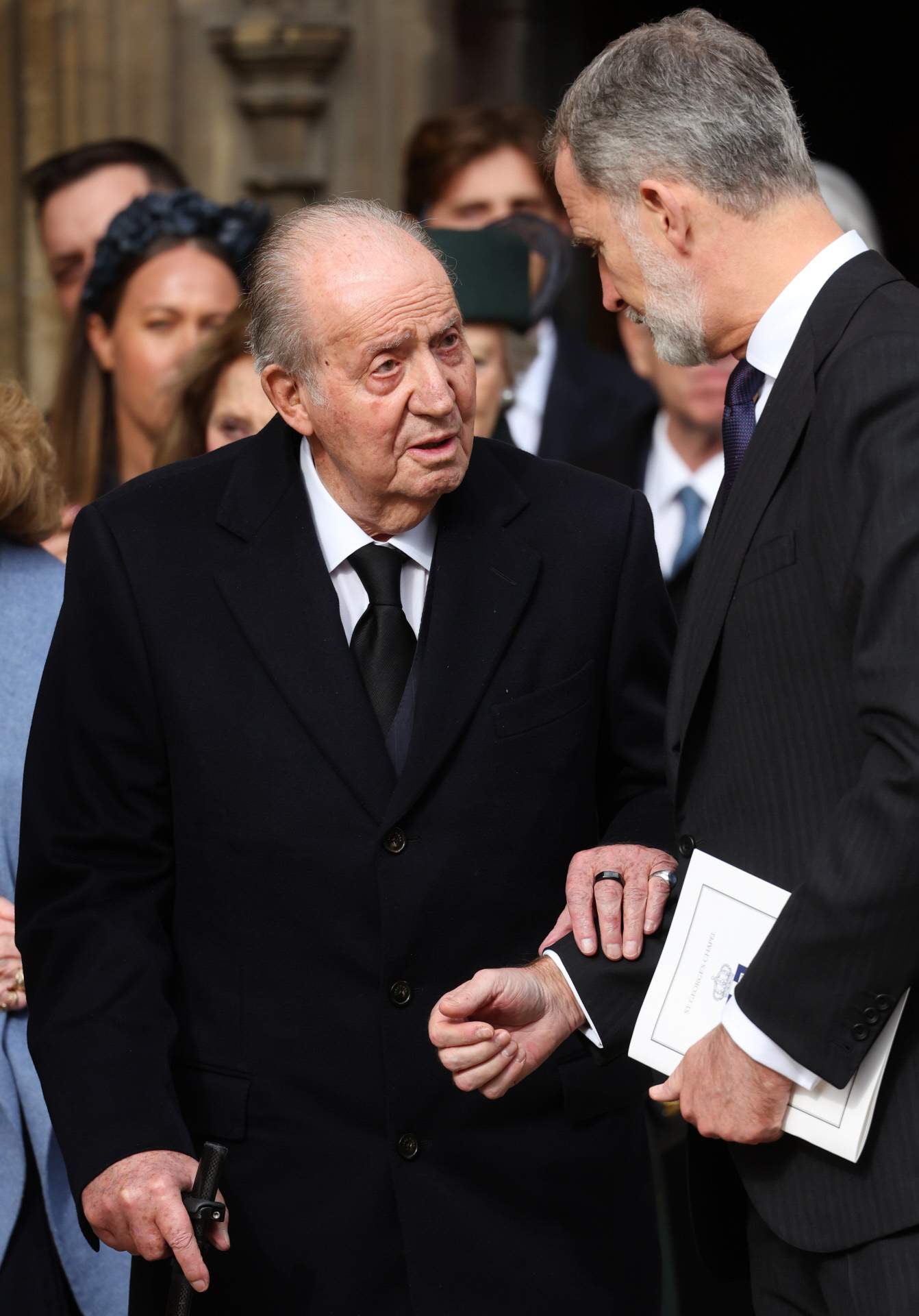 Tensa topada Felip-Joan Carles a Marín: sis paraules brutals del rei al seu pare per un objecte conflictiu
