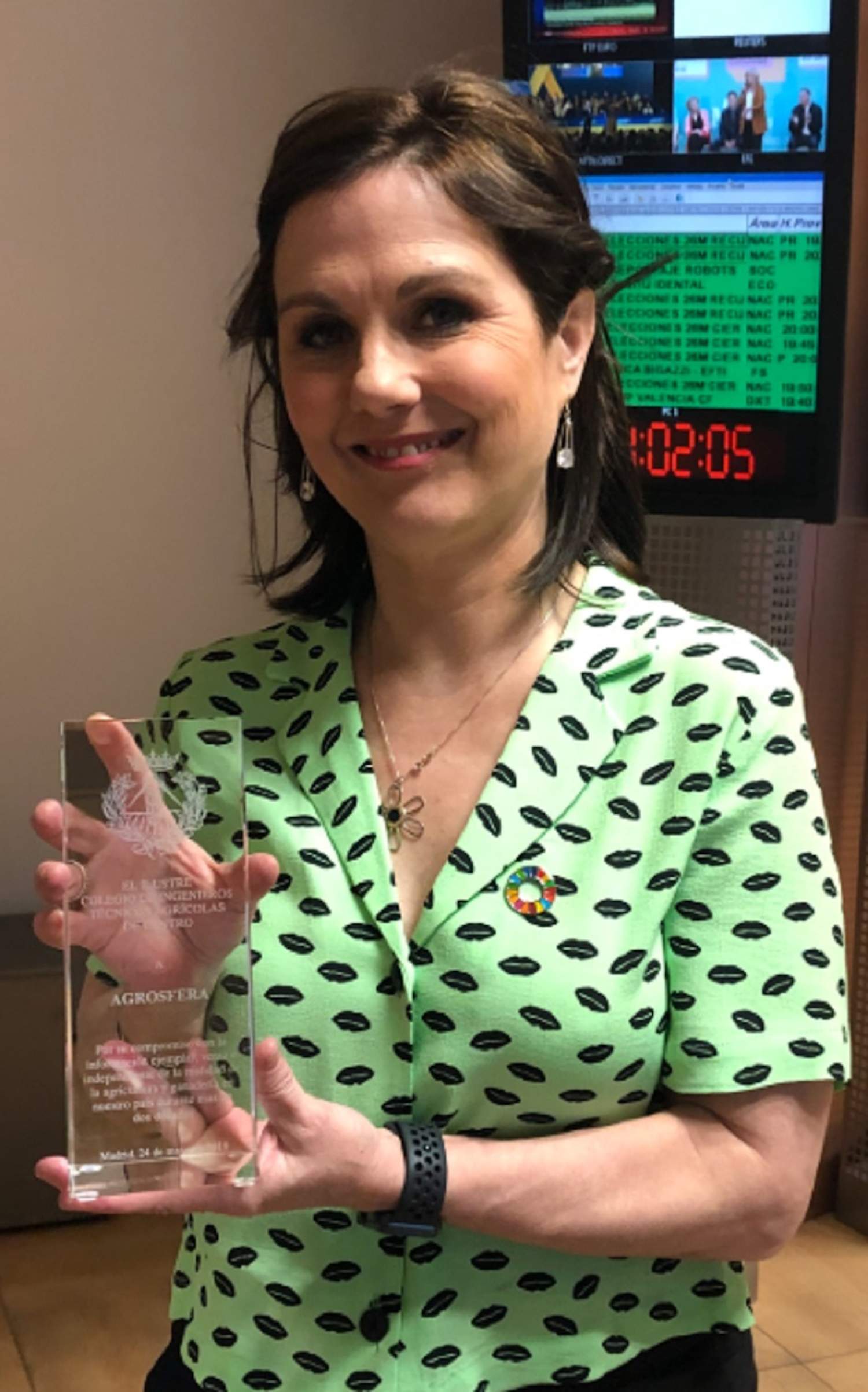 Icónica presentadora de la TV de los 80 dice adiós tras muchos años ante cámaras: emoción de espectadores