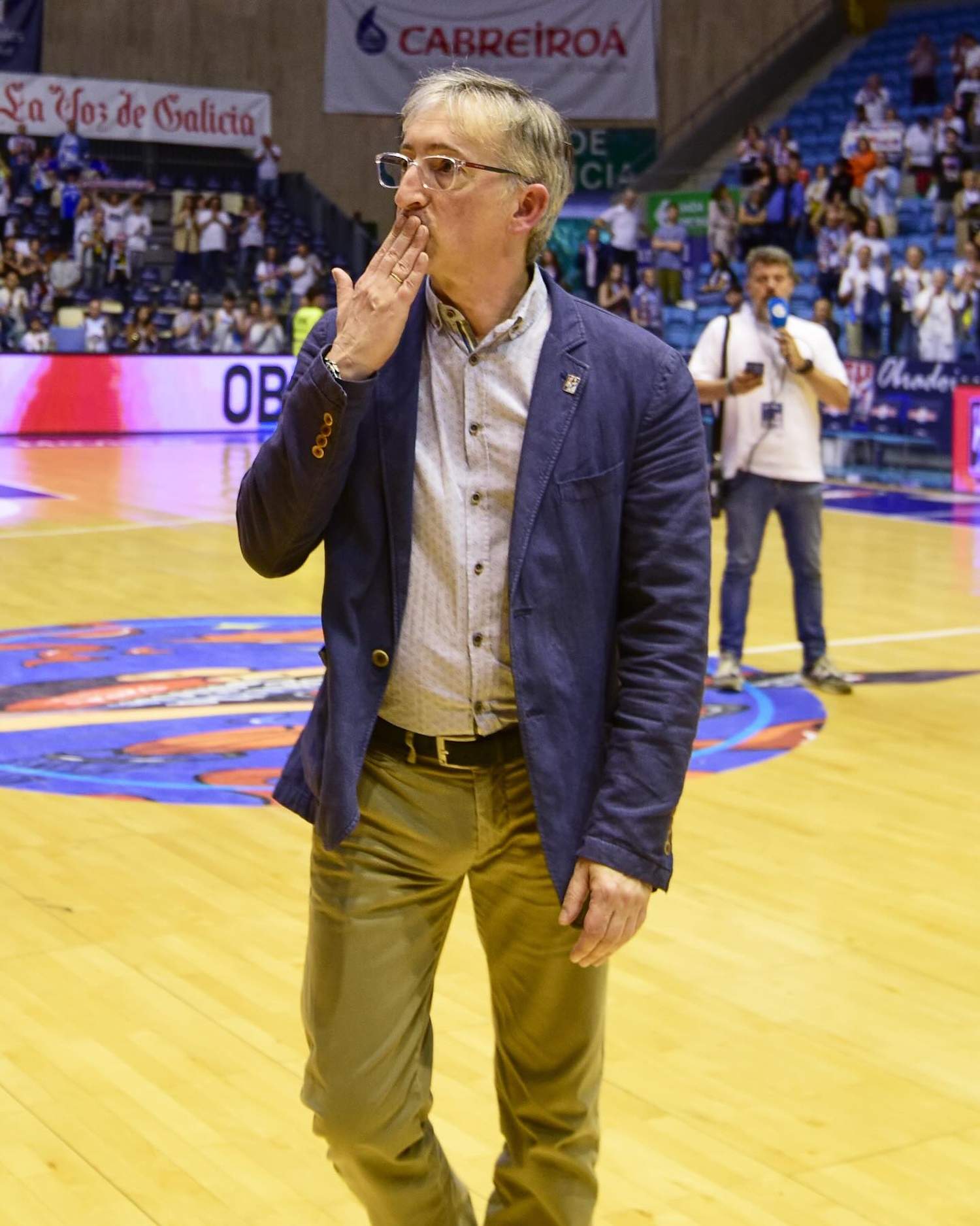 Emoción con un nuevo entrenador gallego en Girona defendiendo el catalán: brutal lección contra catalanófobos