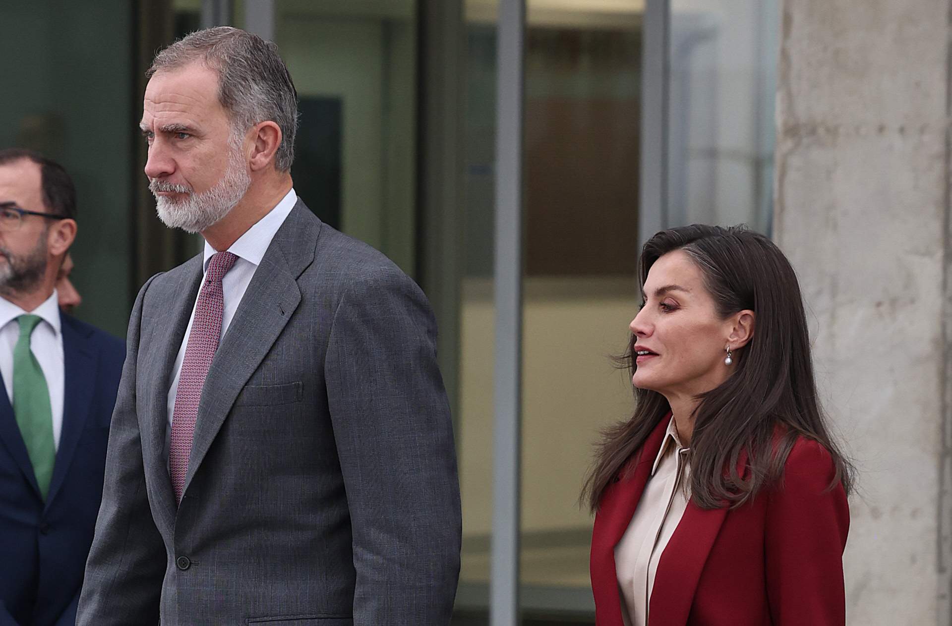 Un exnovio de Letizia explota: destapa qué Borbón ayuda a los reyes a evadir impuestos