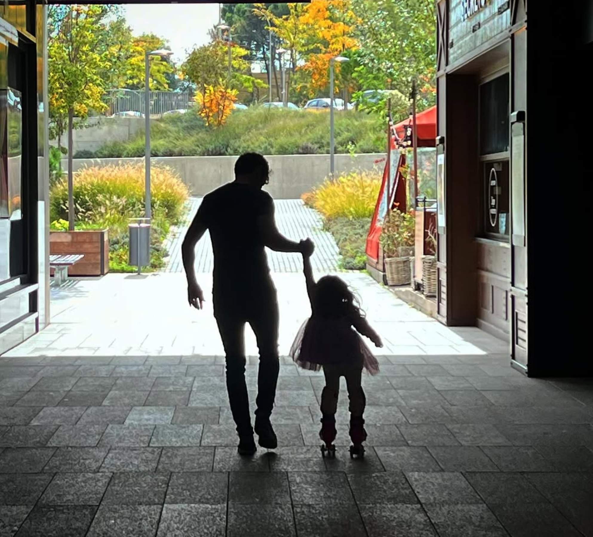 Candela Serrat muestra el talento de su hija Mérida Serrat, vídeo divertido entre padre e hija