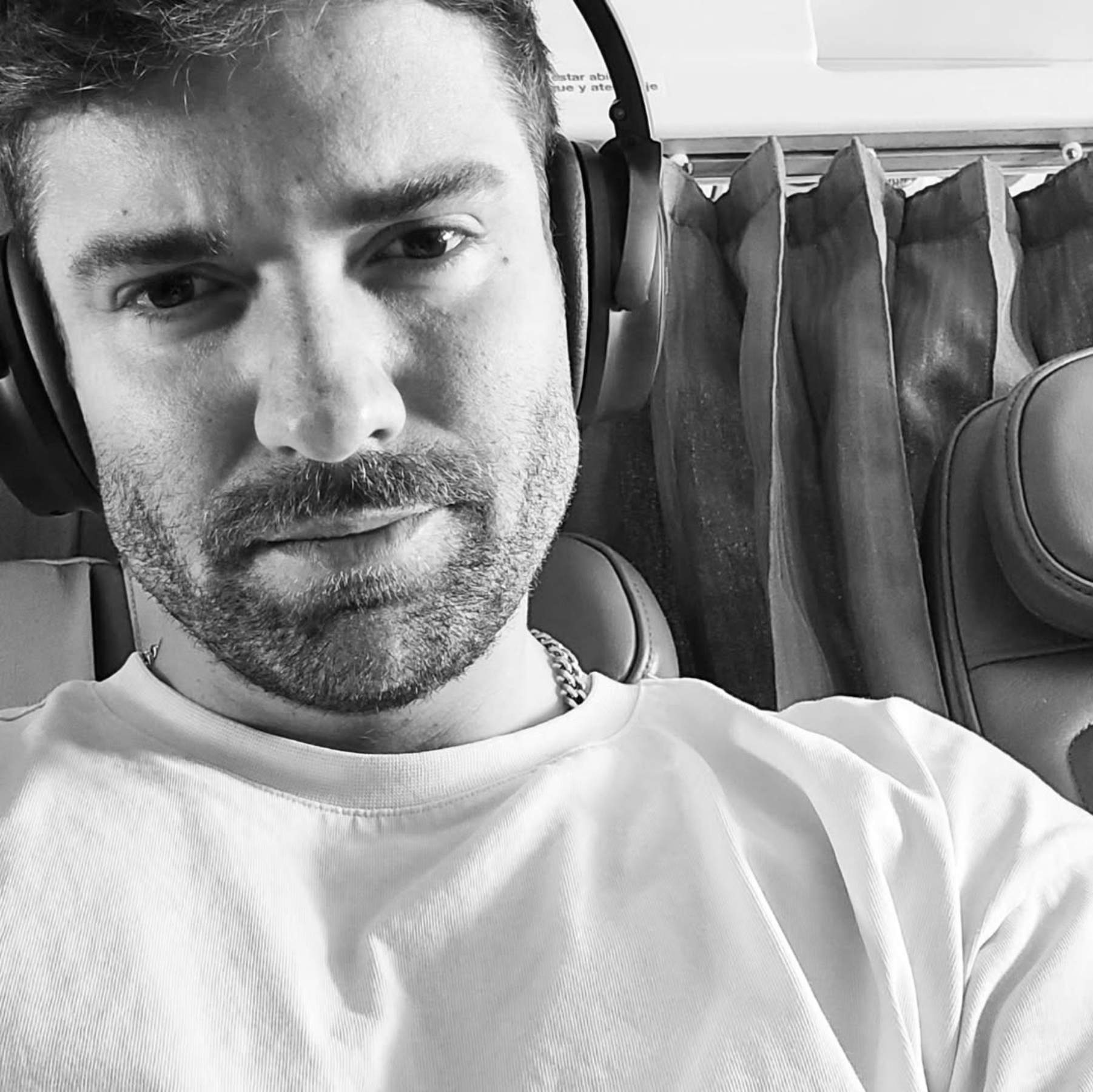 Xoán Fórneas, l'actor de Netflix relacionat amb Pablo Alborán, explica la veritat sobre els rumors