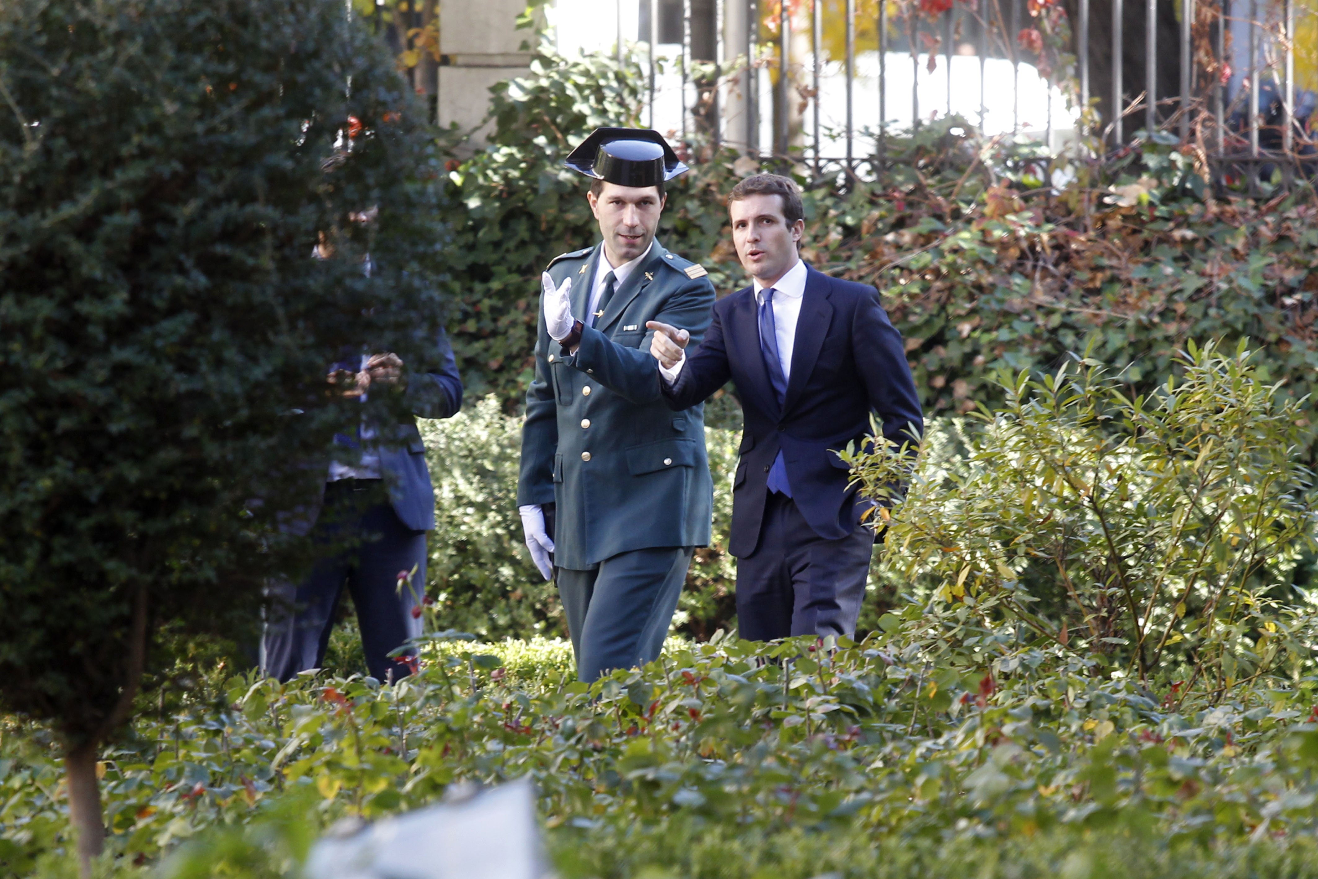 Una actriz lesbiana hunde a Pablo Casado por machista y homófobo