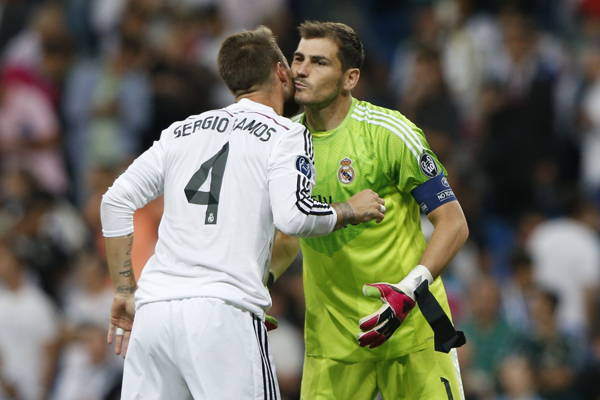 Iker Casillas hace de Iker Jiménez: "No me creo que el hombre llegó a la Luna"