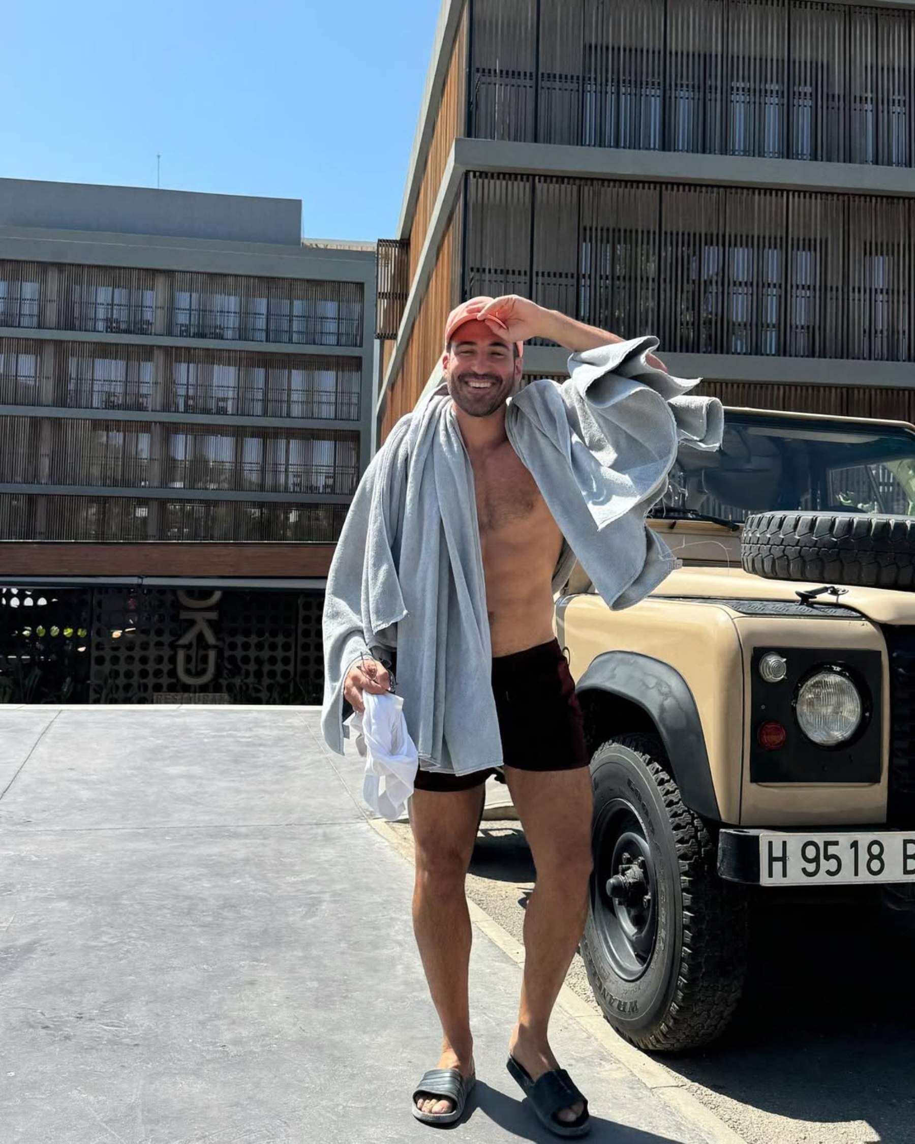 Miguel Ángel Silvestre levanta pasiones con Rebeca, su pareja: baile que calienta la red