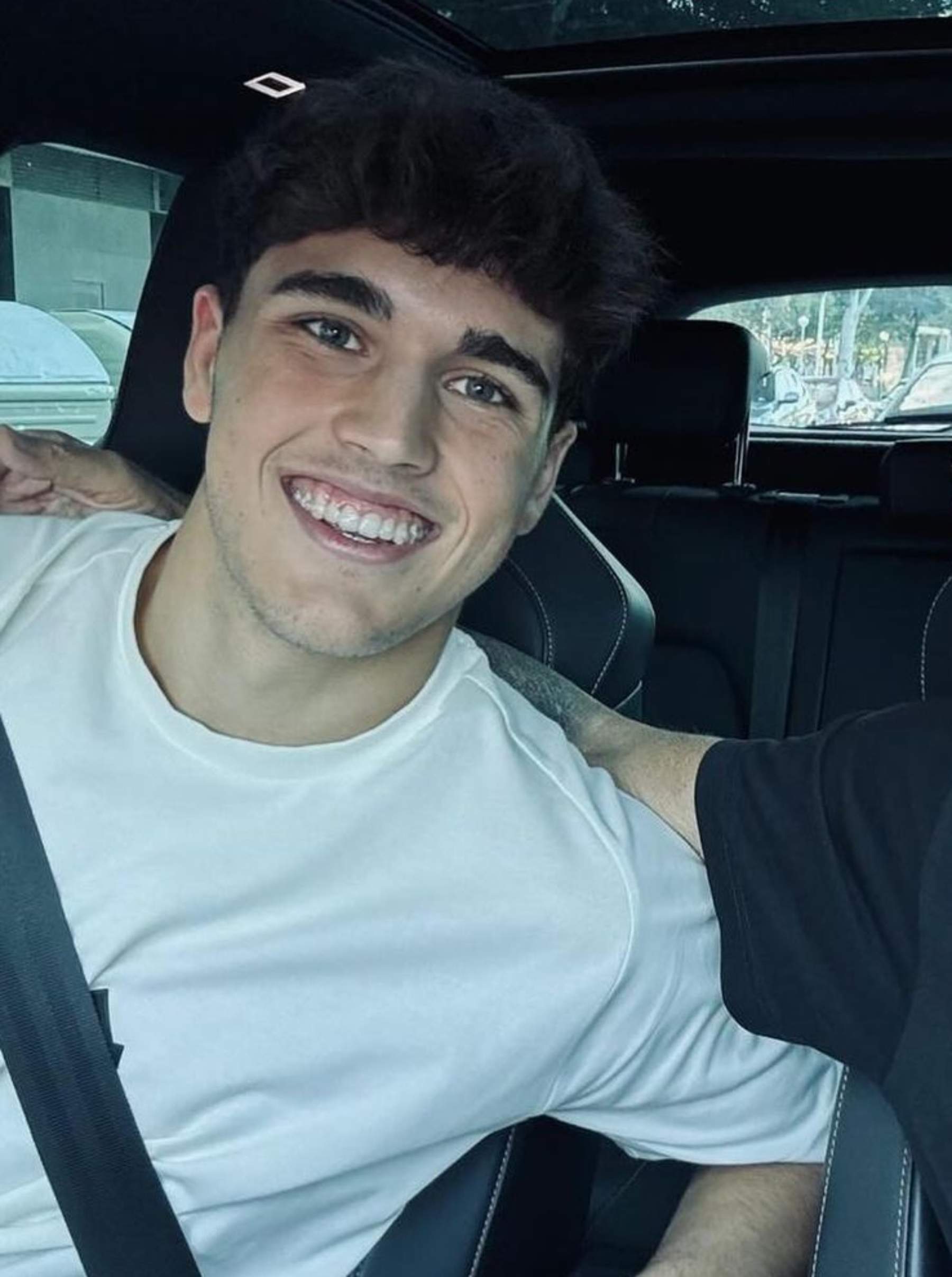 Pau Cubarsí estrena el carné de coche: los compañeros culés no pueden aguantarse la risa