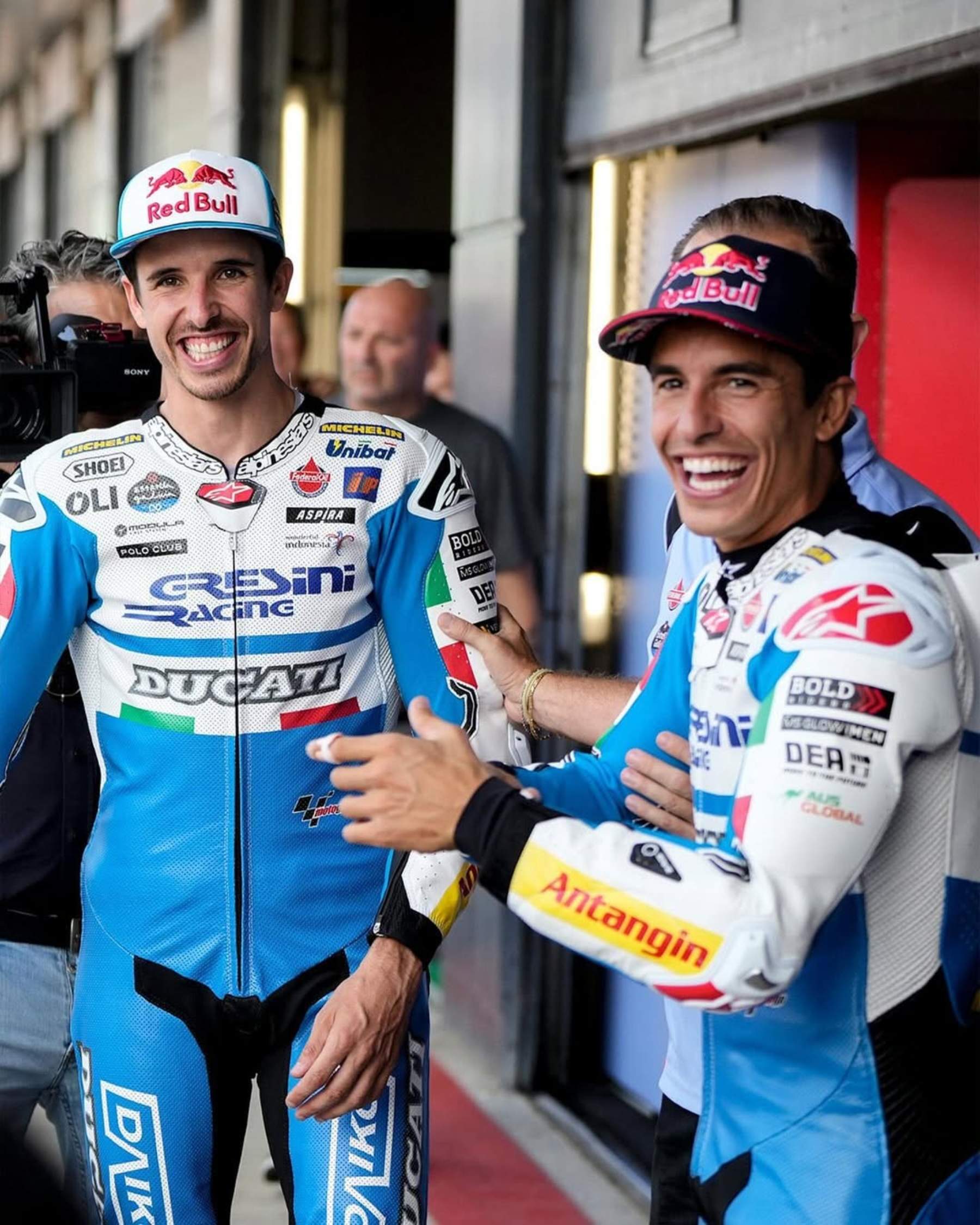 Gemma Pinto confiesa cómo es la convivencia con Marc y Àlex Márquez: qué hacen cada día los dos pilotos
