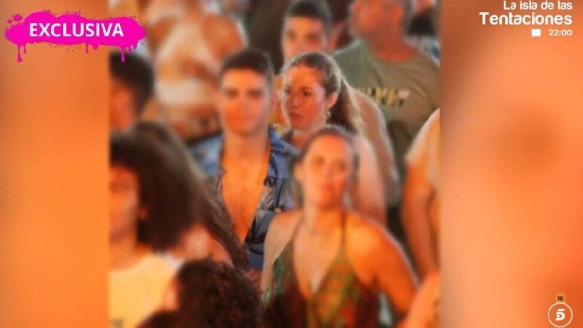 Felipe VI para los pies a su hija después de aparecer bebida en fotografías que están dando la vuelta a España