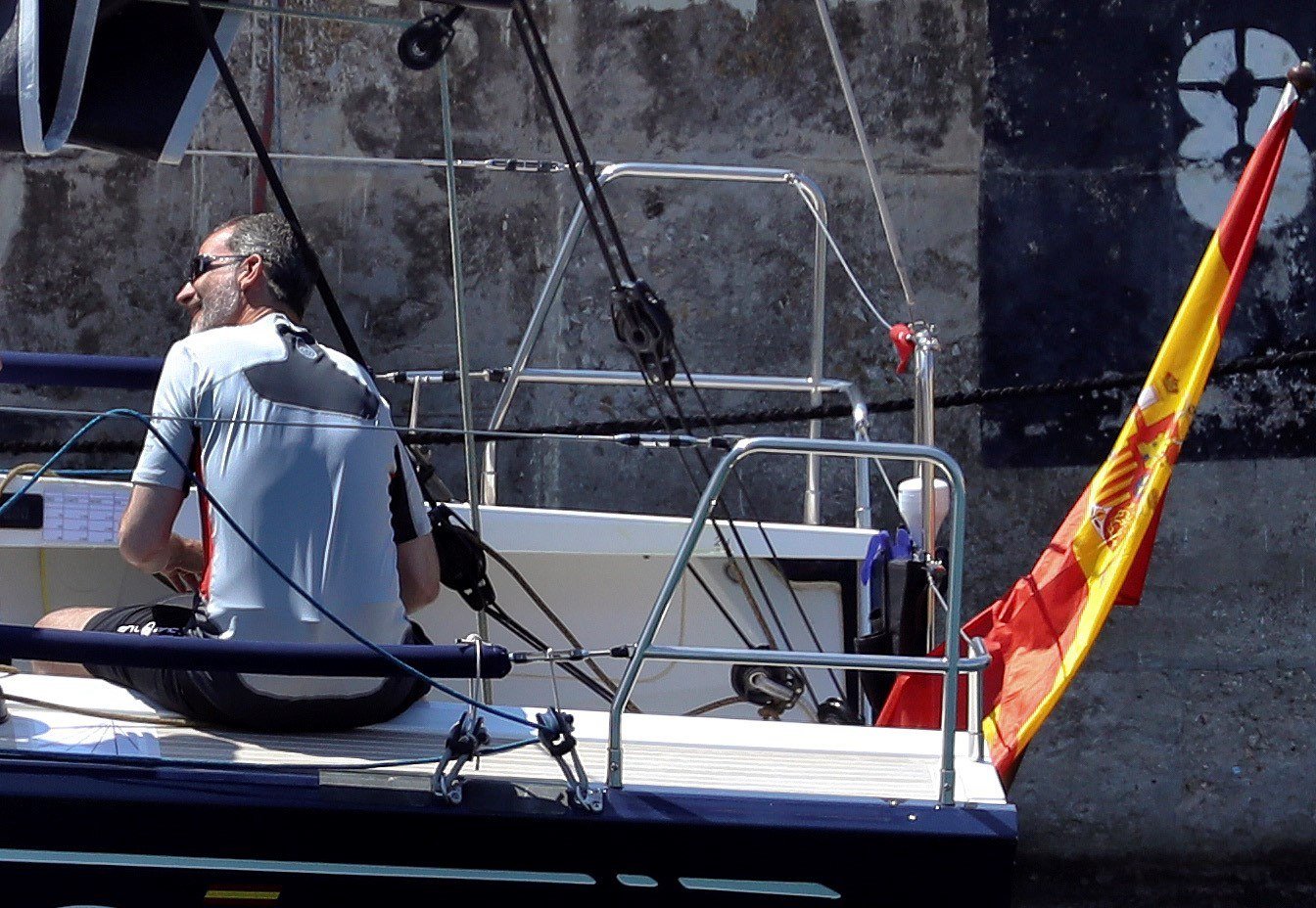 Felipe VI castiga a su padre: él de regatas y Juan Carlos confinado en Madrid