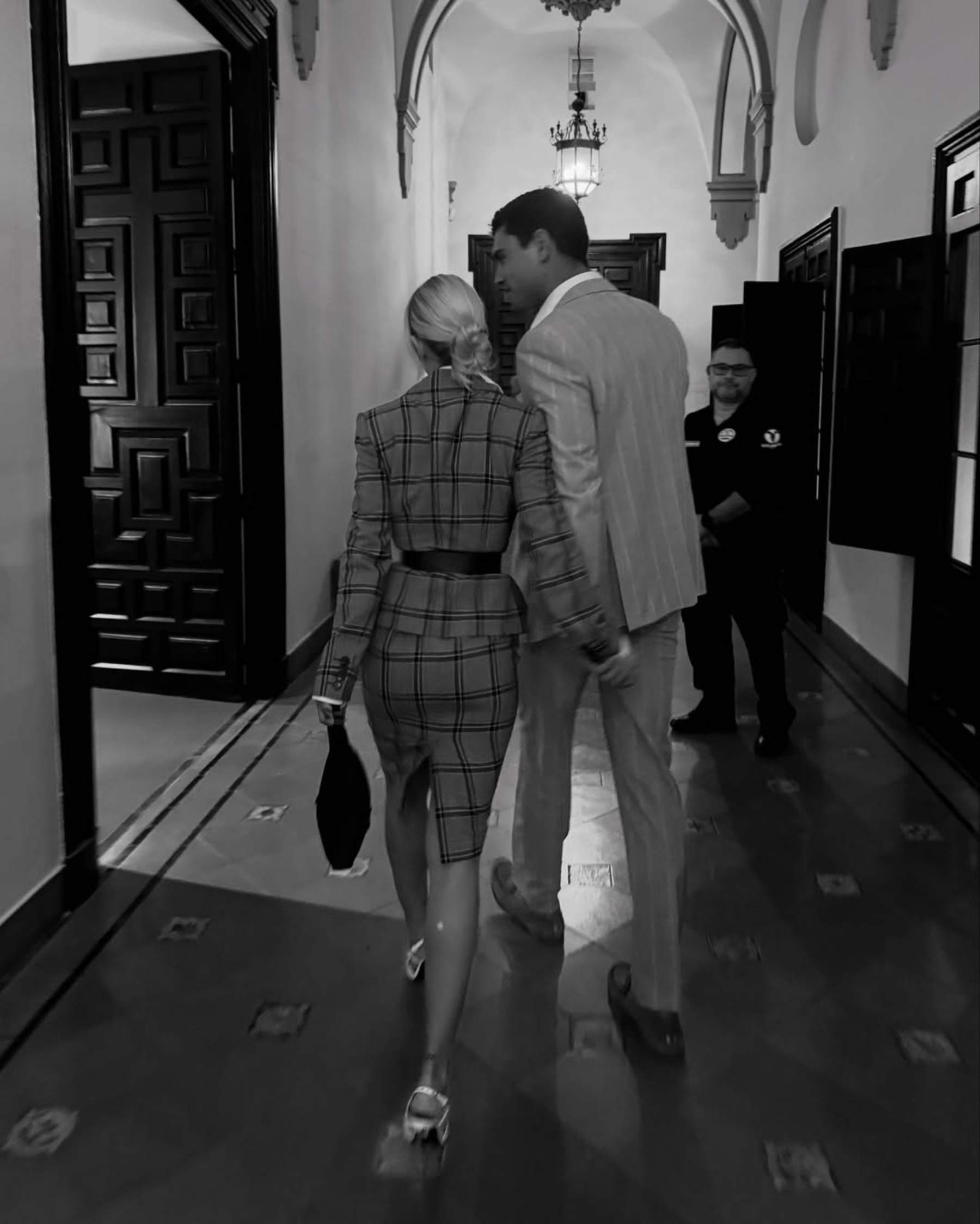 Jessica Goicoechea y Manu Moreno deshacen en su cita más especial: qué se dedican en medio del público