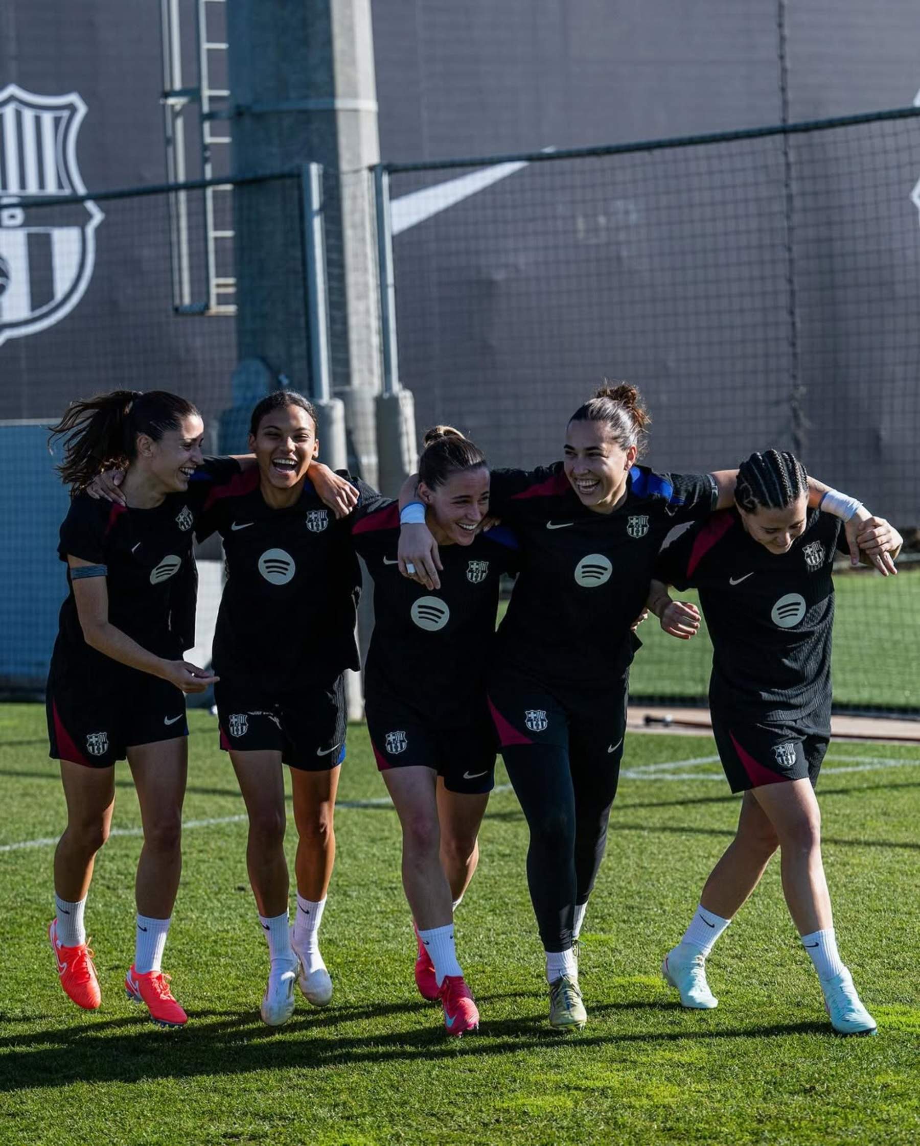 Dos jugadoras del Barça acaban el partido y sorprenden de excursión por Granada: qué han visitado