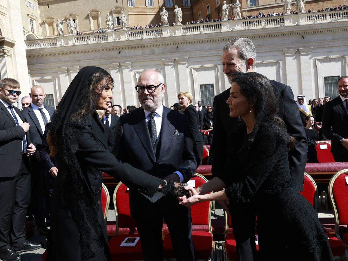 Casa Real pide disculpas por el desprecio de Letizia a la Feria de Abril y a los trajes de flamenca