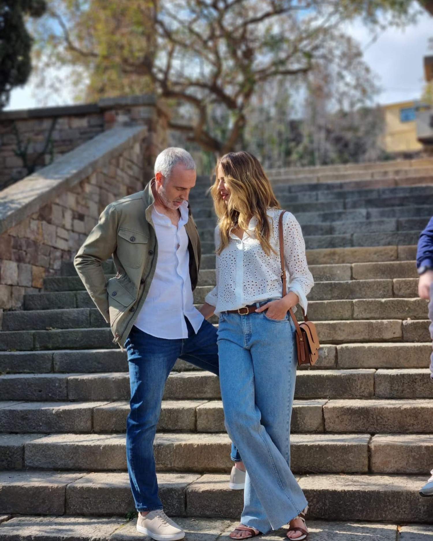 Martina Klein, y su guapísimo hijo, sorprende: qué ha pasado con un hombre haciendo autostop volviendo a casa