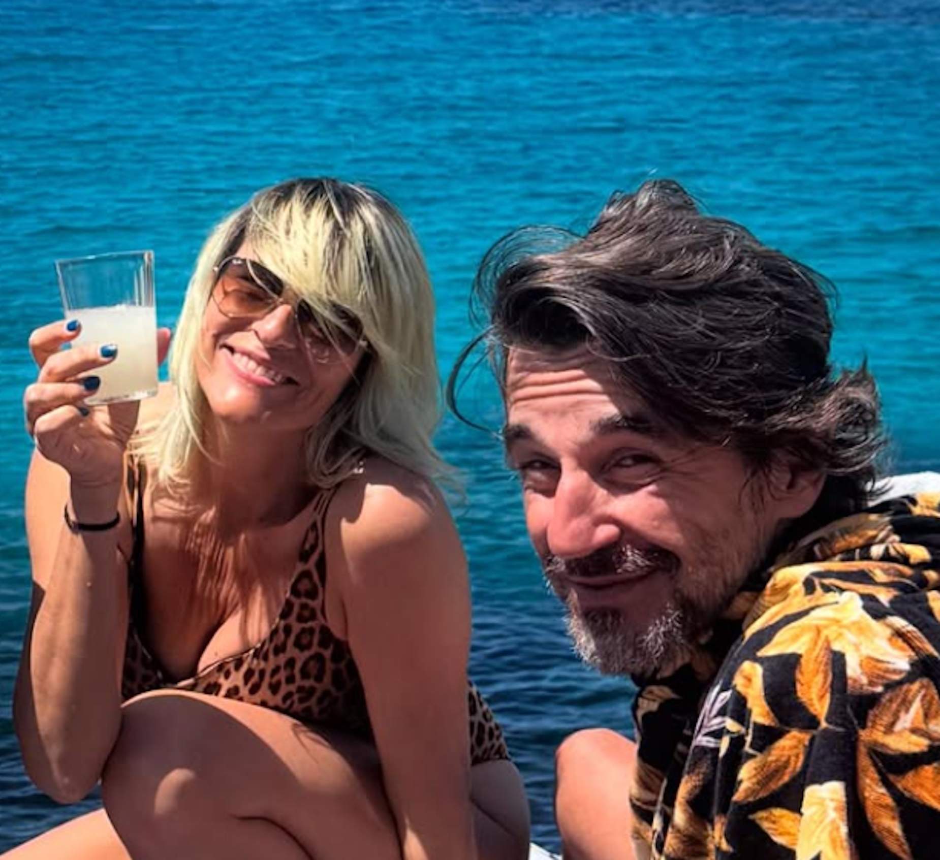 Santi Millán i Rosa Olucha mostren els fills de 19 i 16 anys, guapos i amb noms catalans