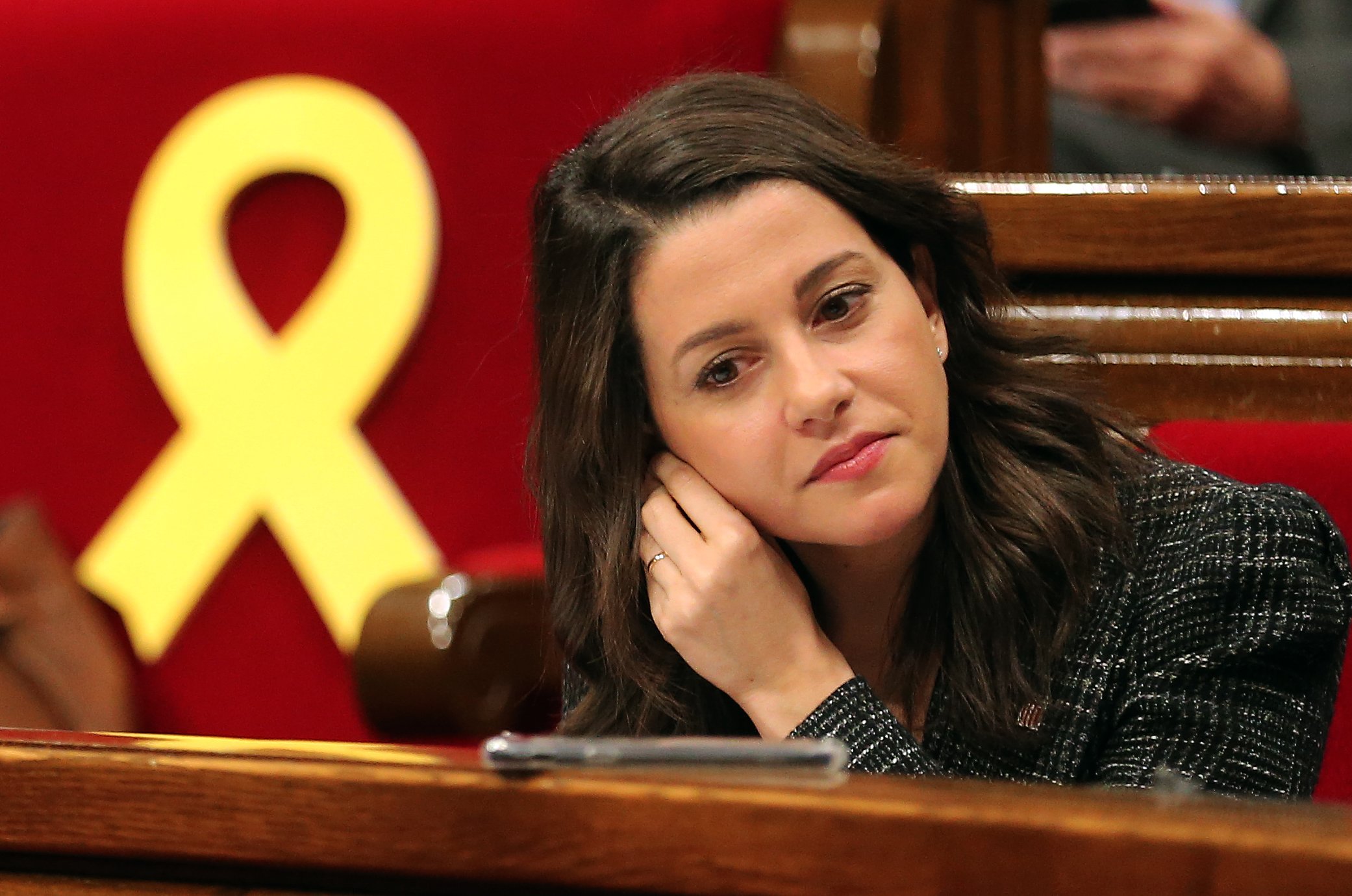 Carmen Lomana ataca a las feministas catalanas "por hacerle 'bullying' a Arrimadas"