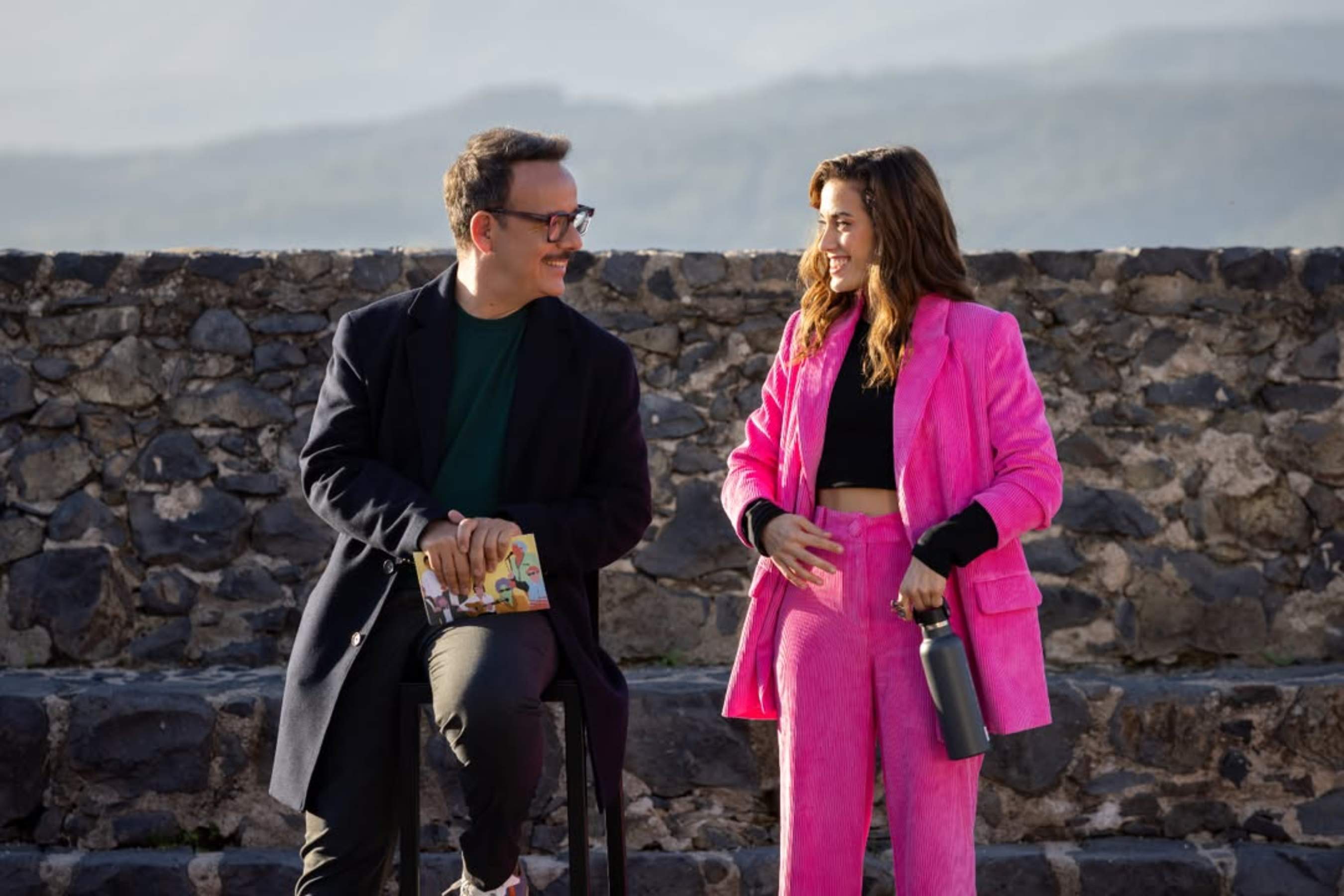 Así es Júlia Bonjoch, actriz y nueva presentadora de TV3 con Àngel Llàcer: violonchelista y con pareja VIP