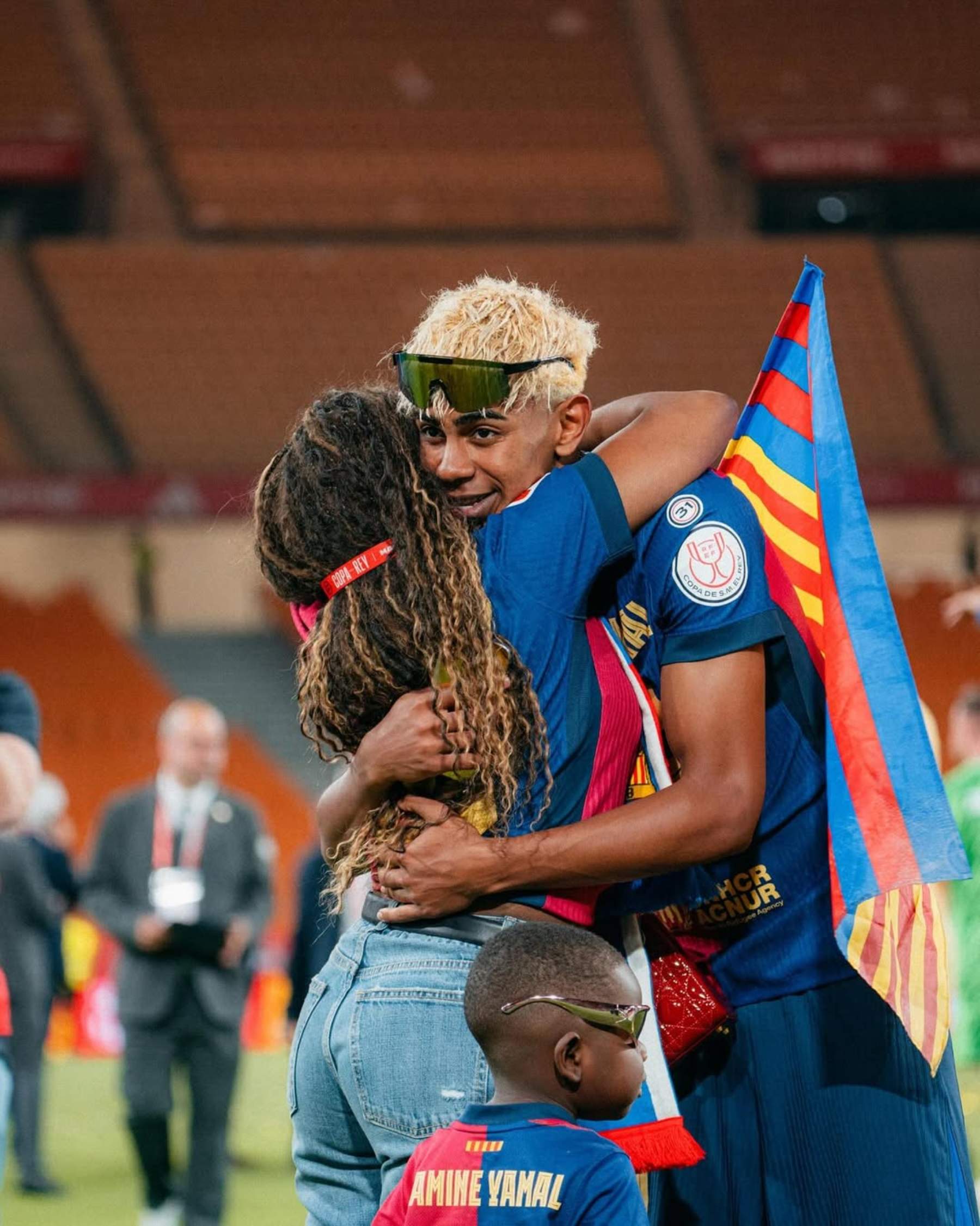 Sheila i Keyne, mare i germà de Lamine Yamal, eufòrics: així van reaccionar al seu gol