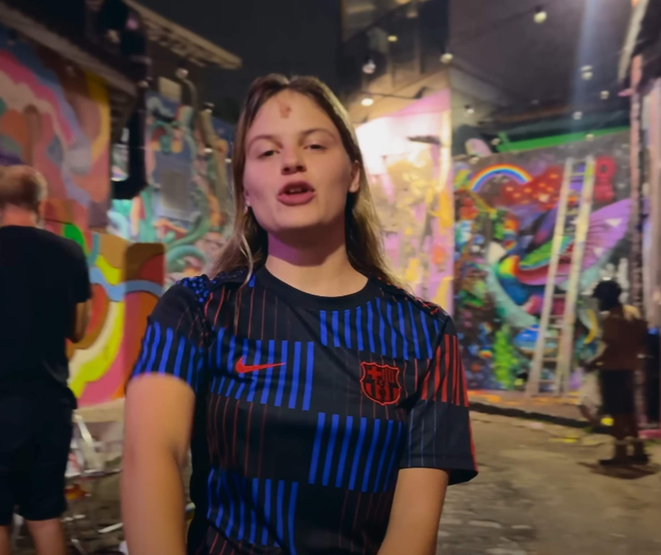 Mushka, més culer que mai, rendida a un jugador i picada d'ullet a la seva germana Bad Gyal