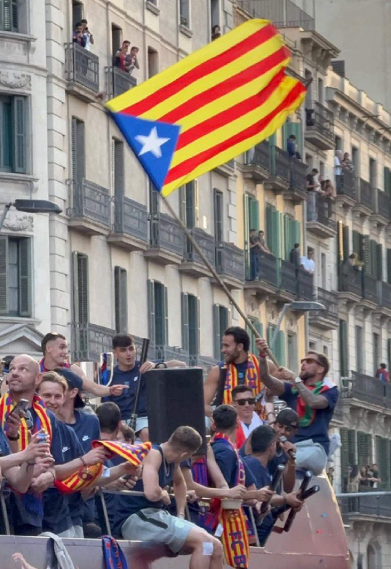 Íñigo Martínez fa embogir els antiindepes. Què han fet a 'El Chiringuito' en veure'l amb una estelada
