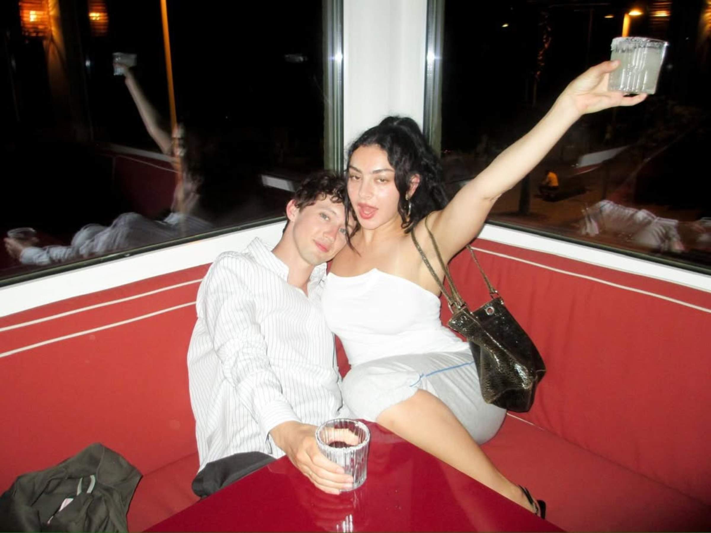 Charli XCX i Troye Sivan, estrelles del Primavera Sound i enamorats de Barcelona: els seus racons preferits