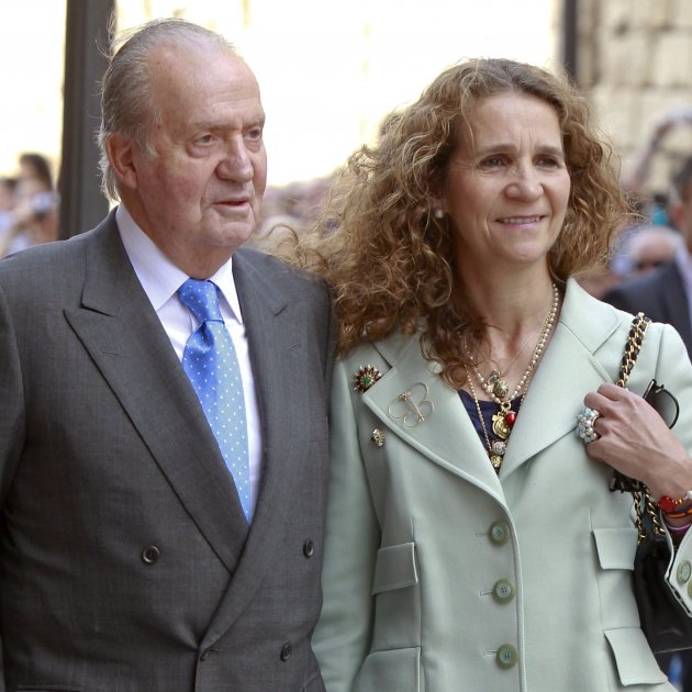 El Saludo Viral De La Infanta Elena Y El Rey Juan Carlos I,, 51% OFF