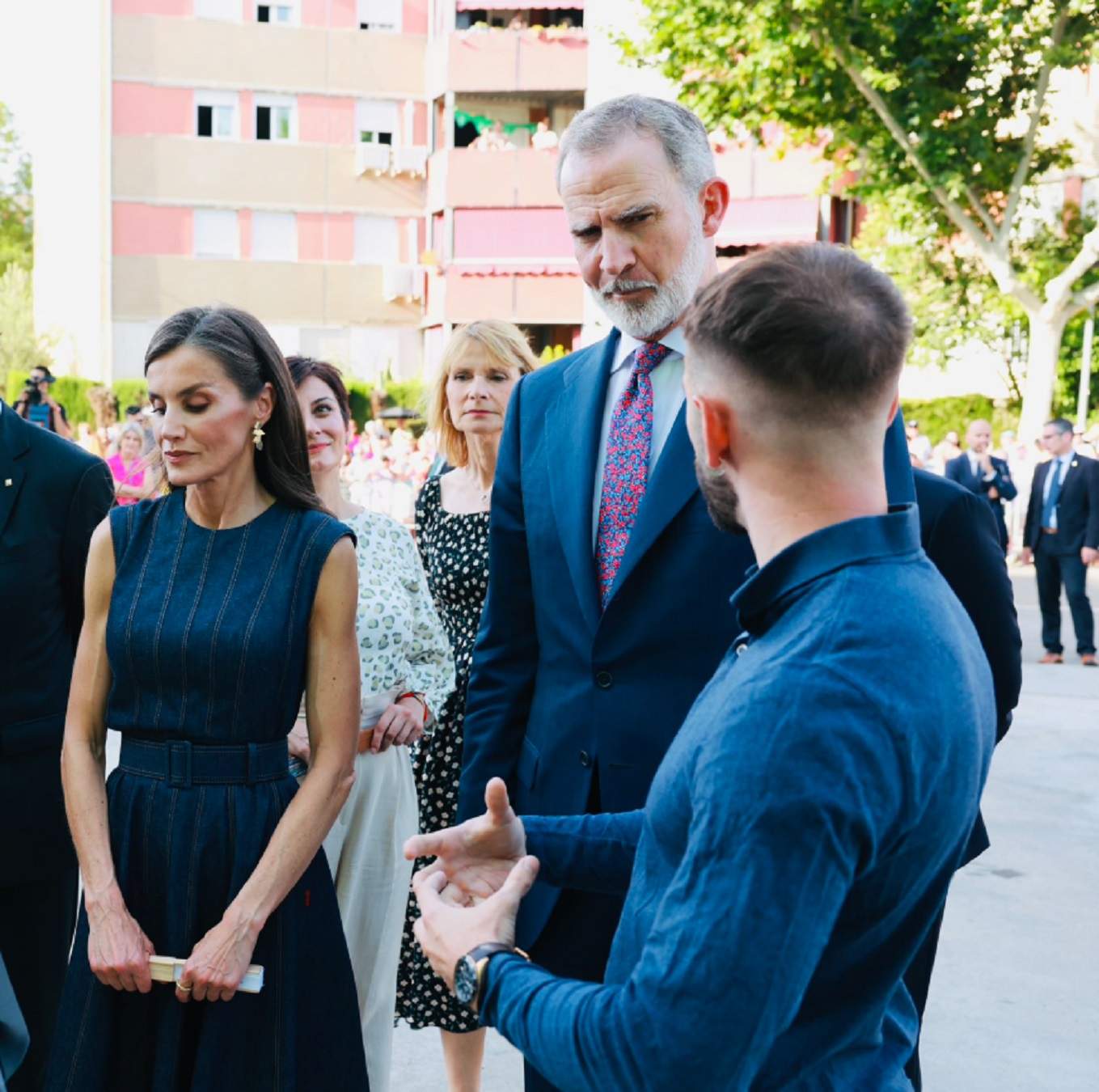 Felip i Letícia, desfermats: què han dit d'Elionor a uns nois de Badia del Vallès, entre rialles