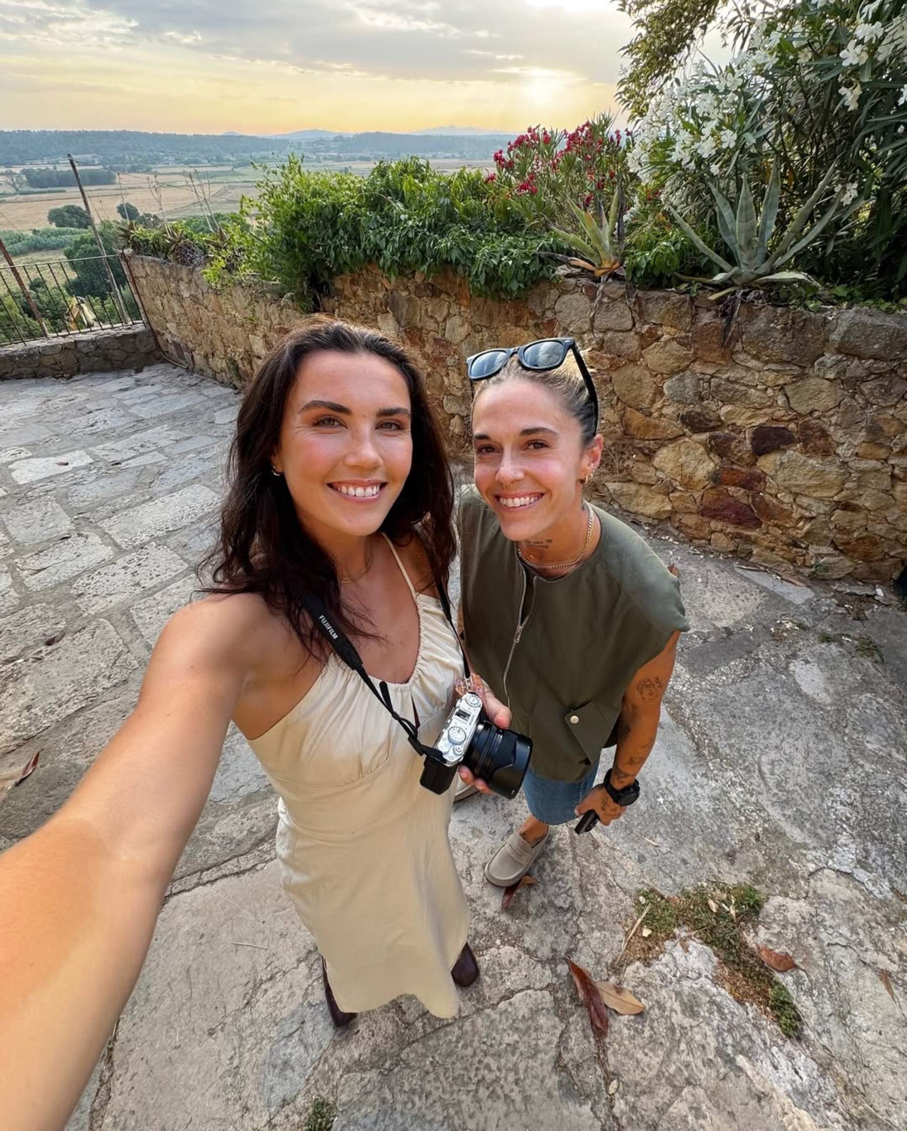 Ingrid y Mapi enamoran, juntas en este rincón tan especial: qué les ha pasado, Engen no puede parar de reír