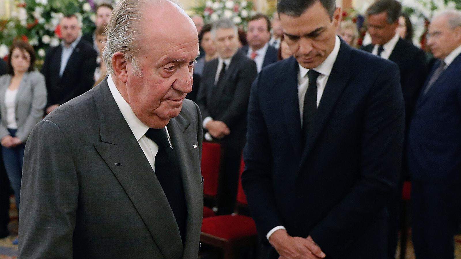 Joan Carles I aprofita la debilitat del govern de Pedro Sánchez per tornar a casa